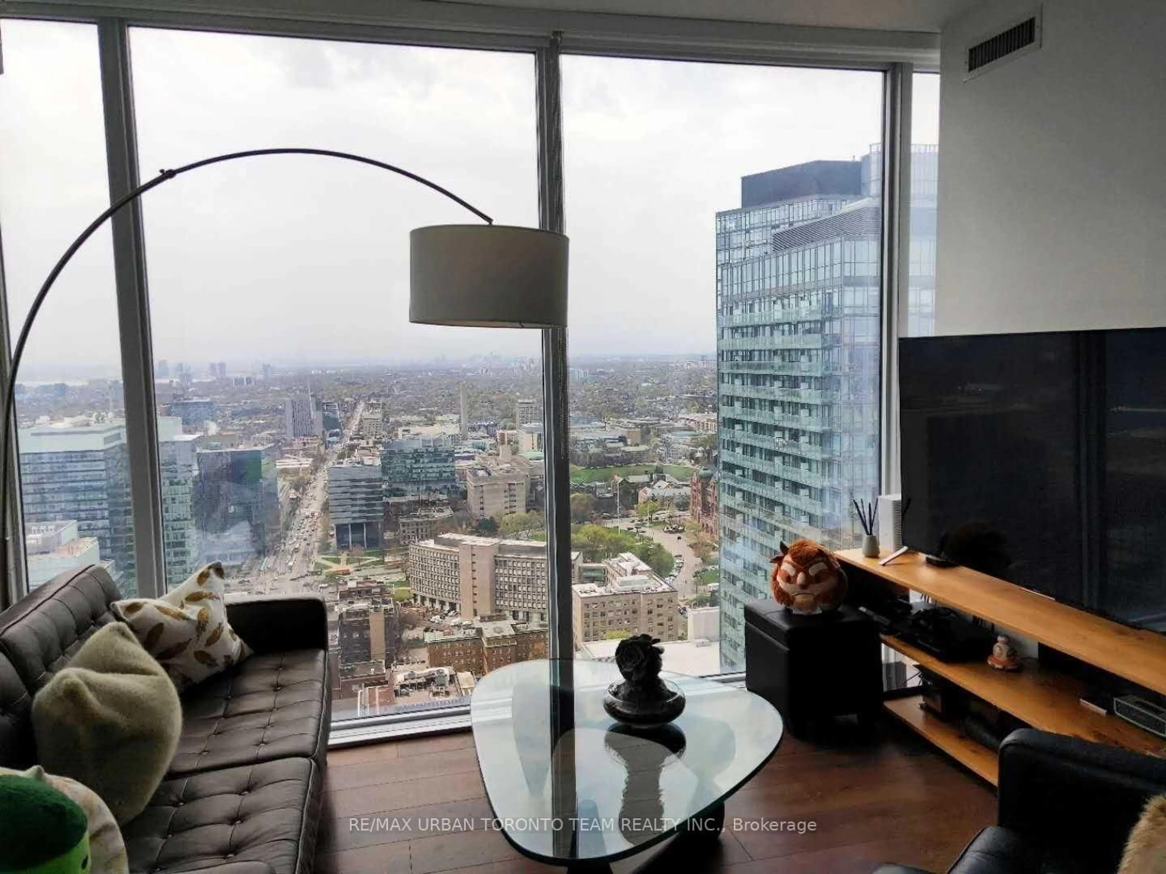 Living room with furniture, unknown for 15 Grenville St #4203, Toronto Ontario M4Y 1A1