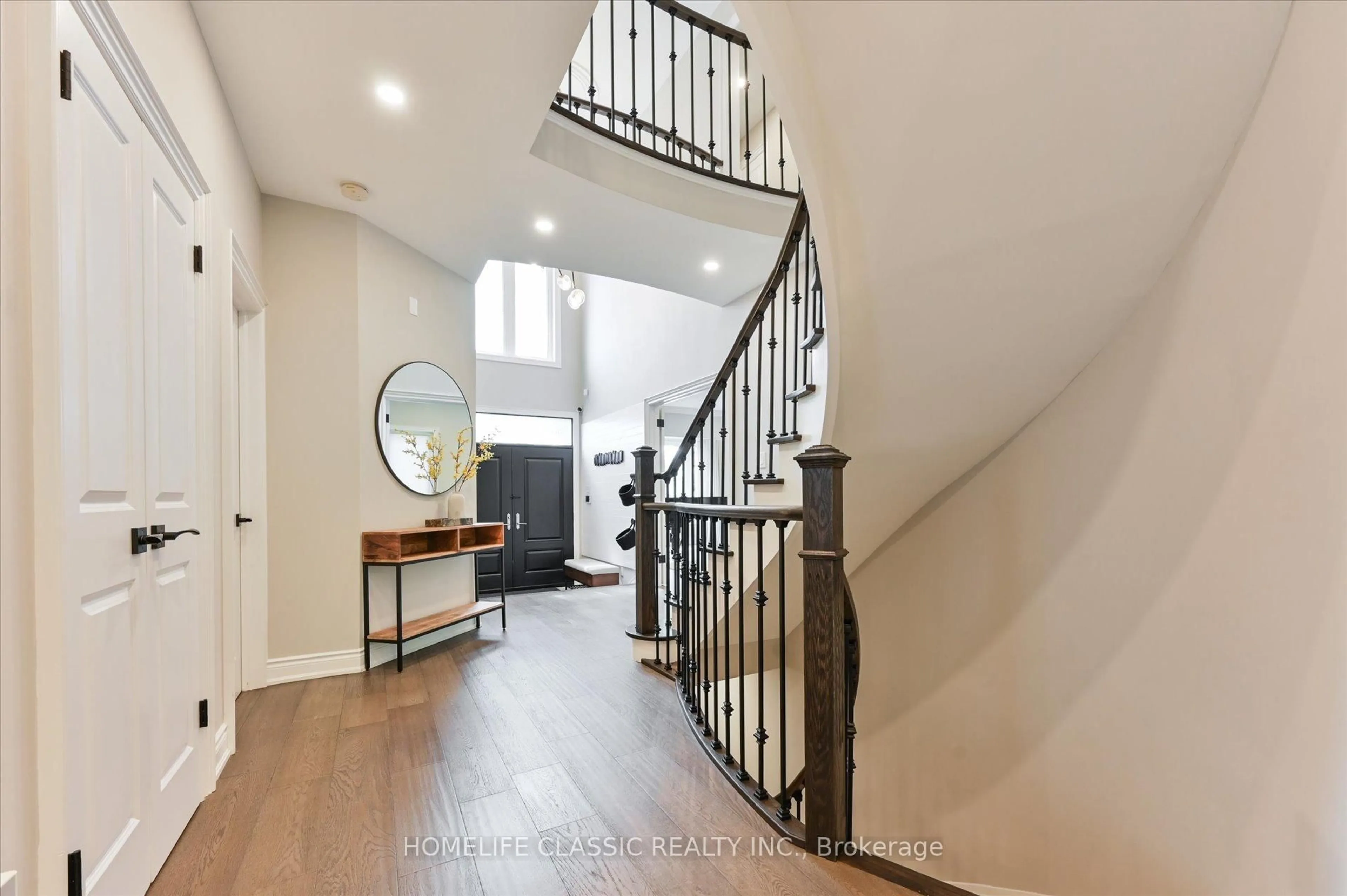 Indoor entryway for 61 Hove St, Toronto Ontario M3H 6A5