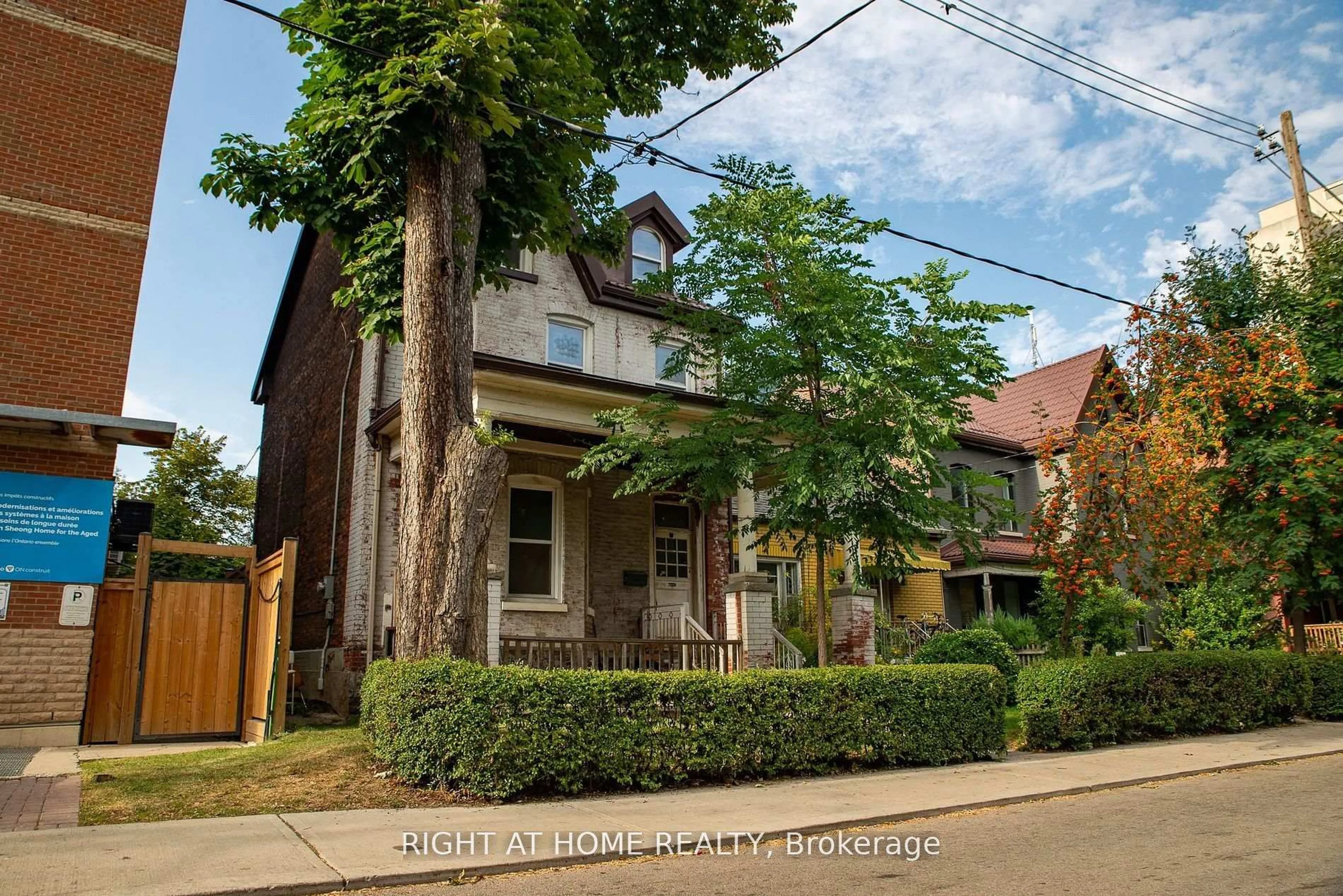 Home with brick exterior material, street for 28 D'arcy St, Toronto Ontario M5T 1J7