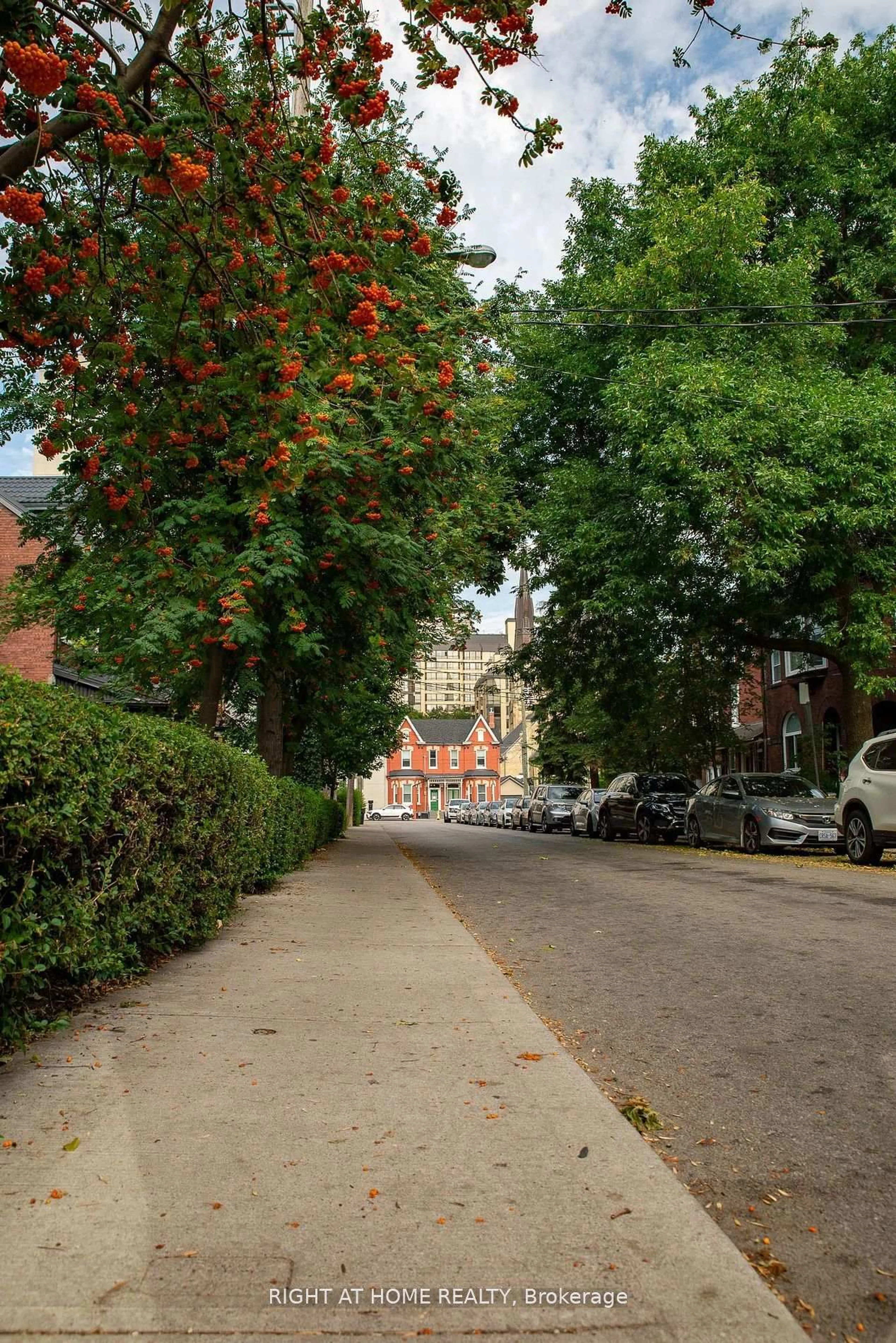 Unknown for 28 D'arcy St, Toronto Ontario M5T 1J7