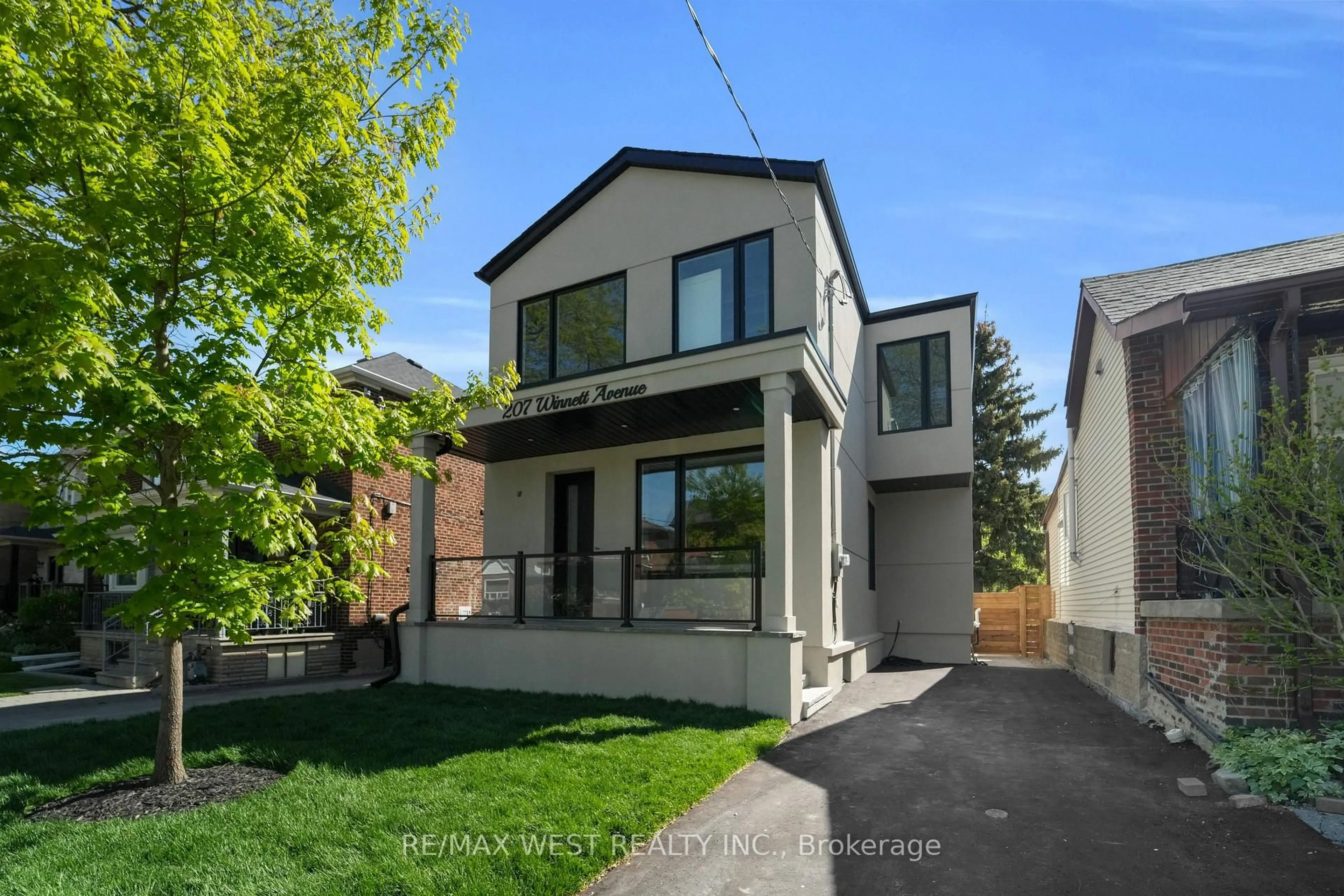 Unknown for 207 Winnett Ave, Toronto Ontario M6C 3L8
