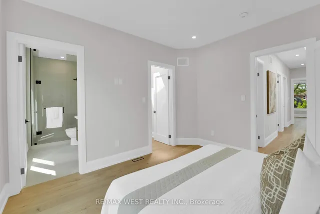 Additional property image - 207 Winnett Ave