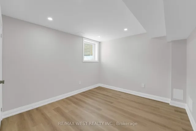 Additional property image - 207 Winnett Ave
