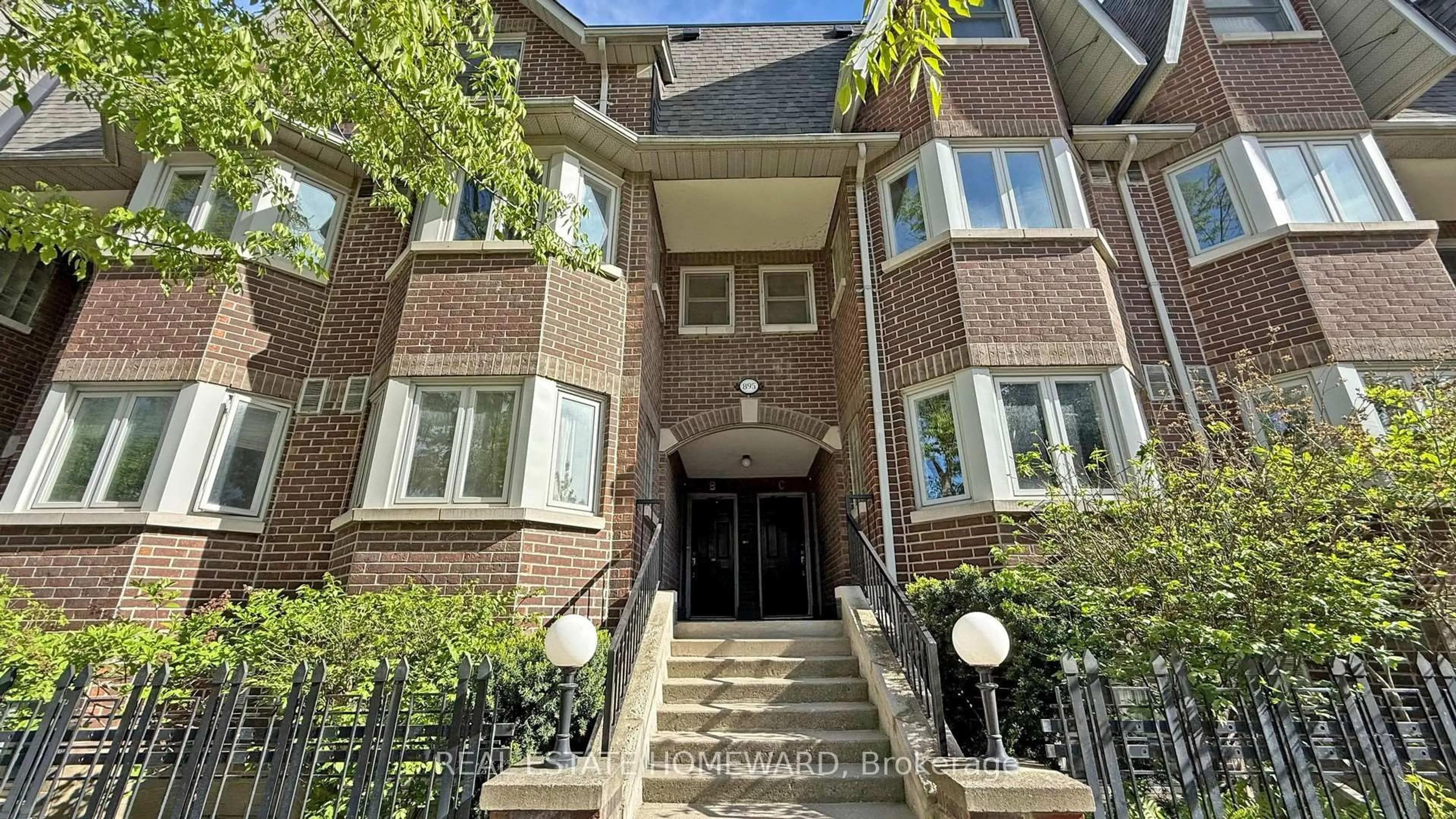 Unknown for 895 Adelaide St #B, Toronto Ontario M6J 3T1
