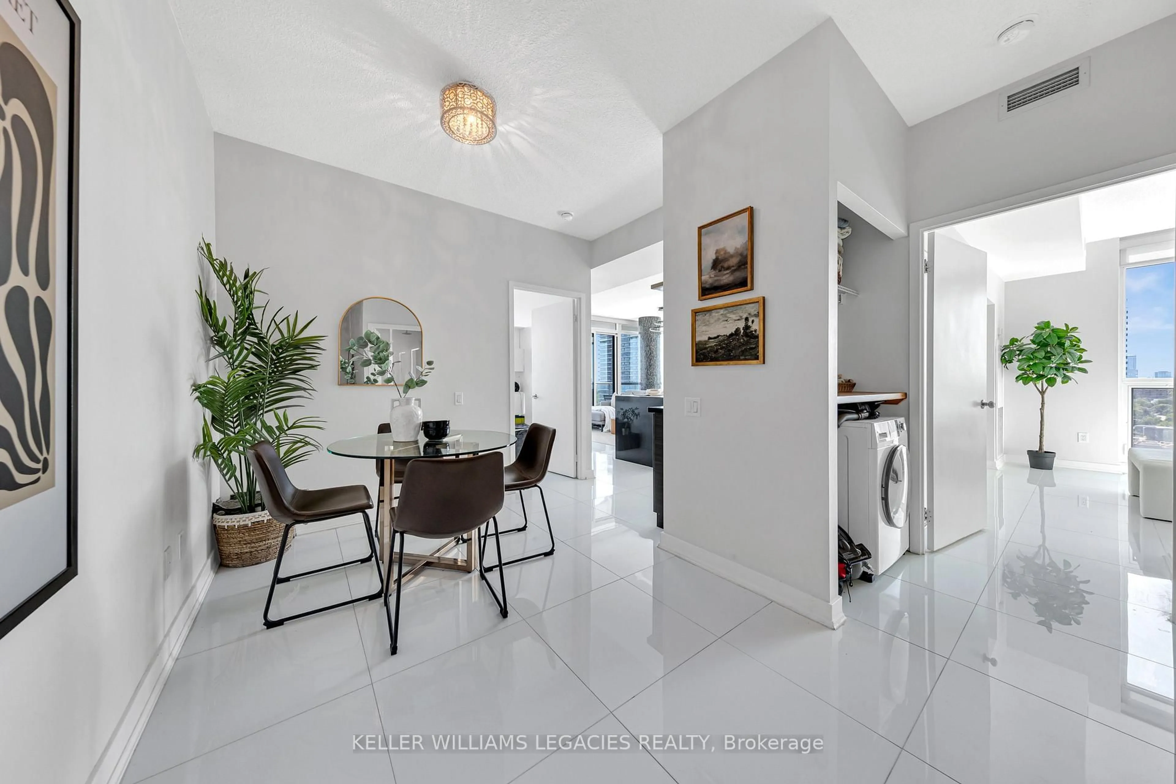 Indoor entryway for 29 Singer Crt #2702, Toronto Ontario M2K 0B3