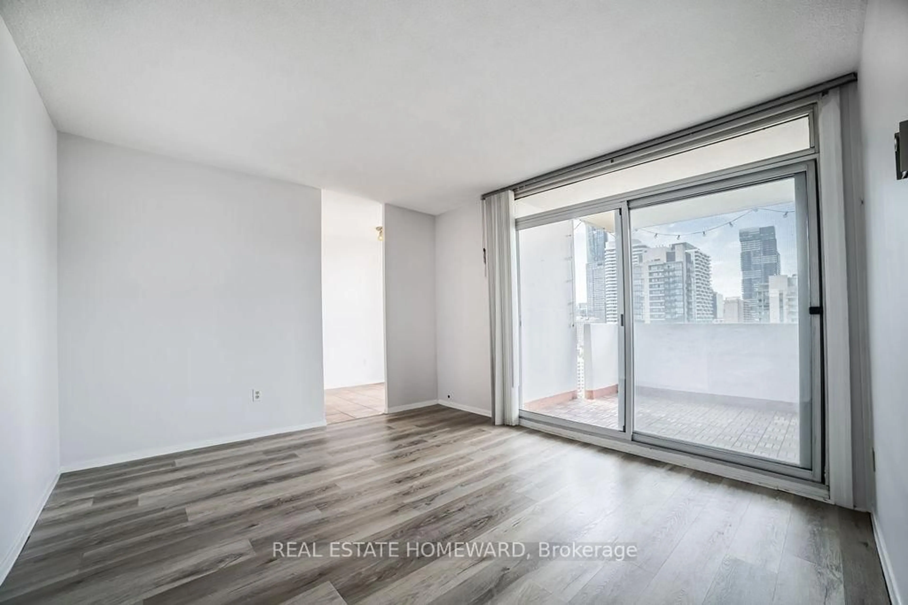 A pic of a room for 40 Homewood Ave #2509, Toronto Ontario M4Y 2K2