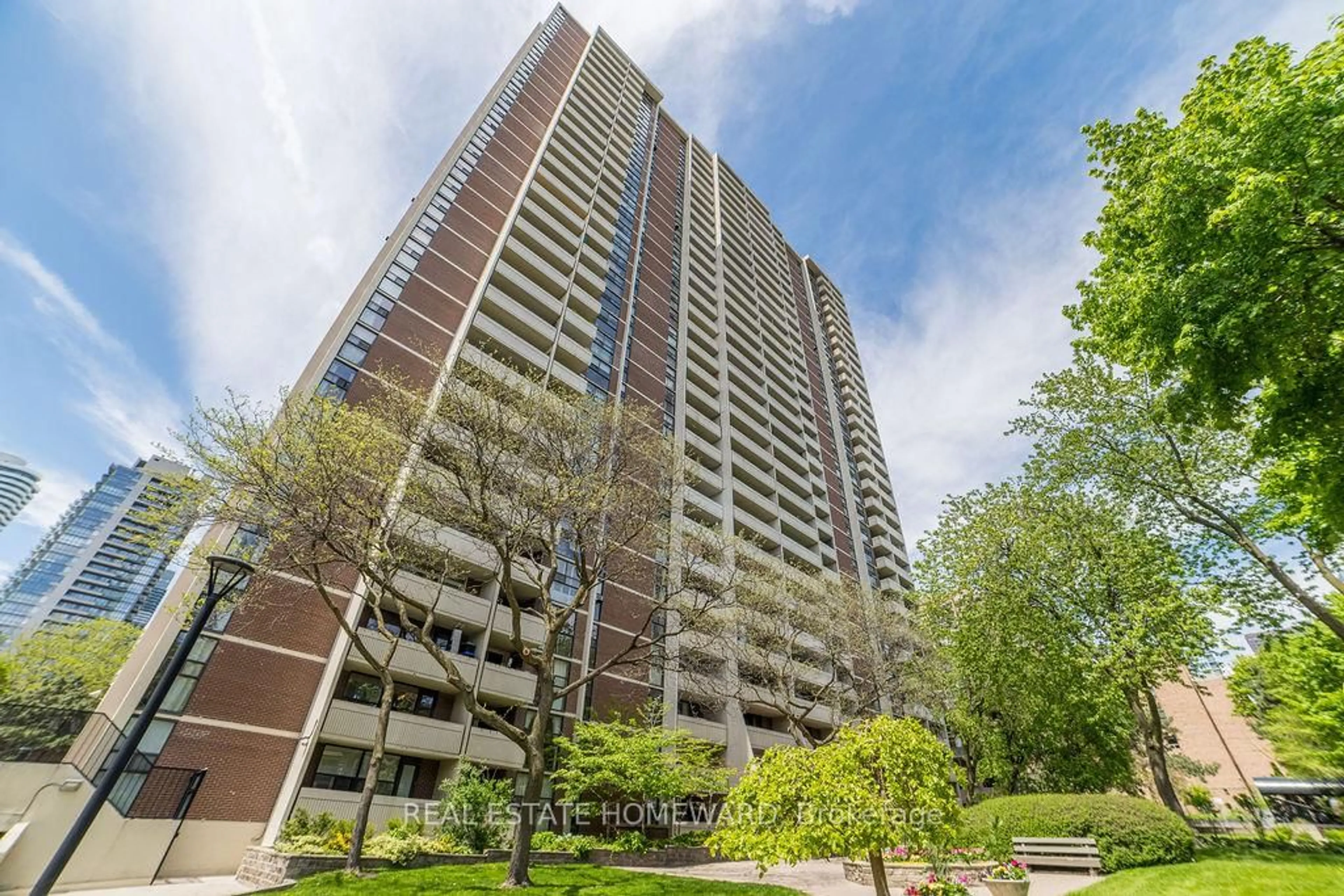 Patio, building for 40 Homewood Ave #2509, Toronto Ontario M4Y 2K2