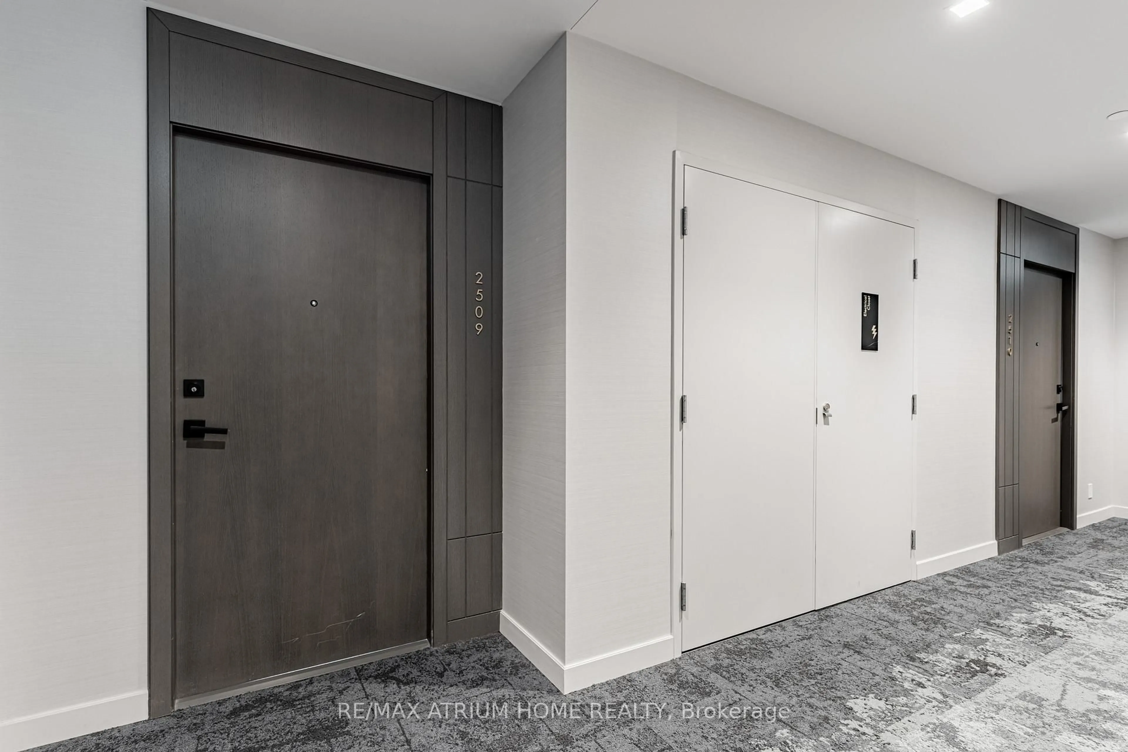 Indoor foyer for 15 Holmes Ave #2509, Toronto Ontario M2N 0L4