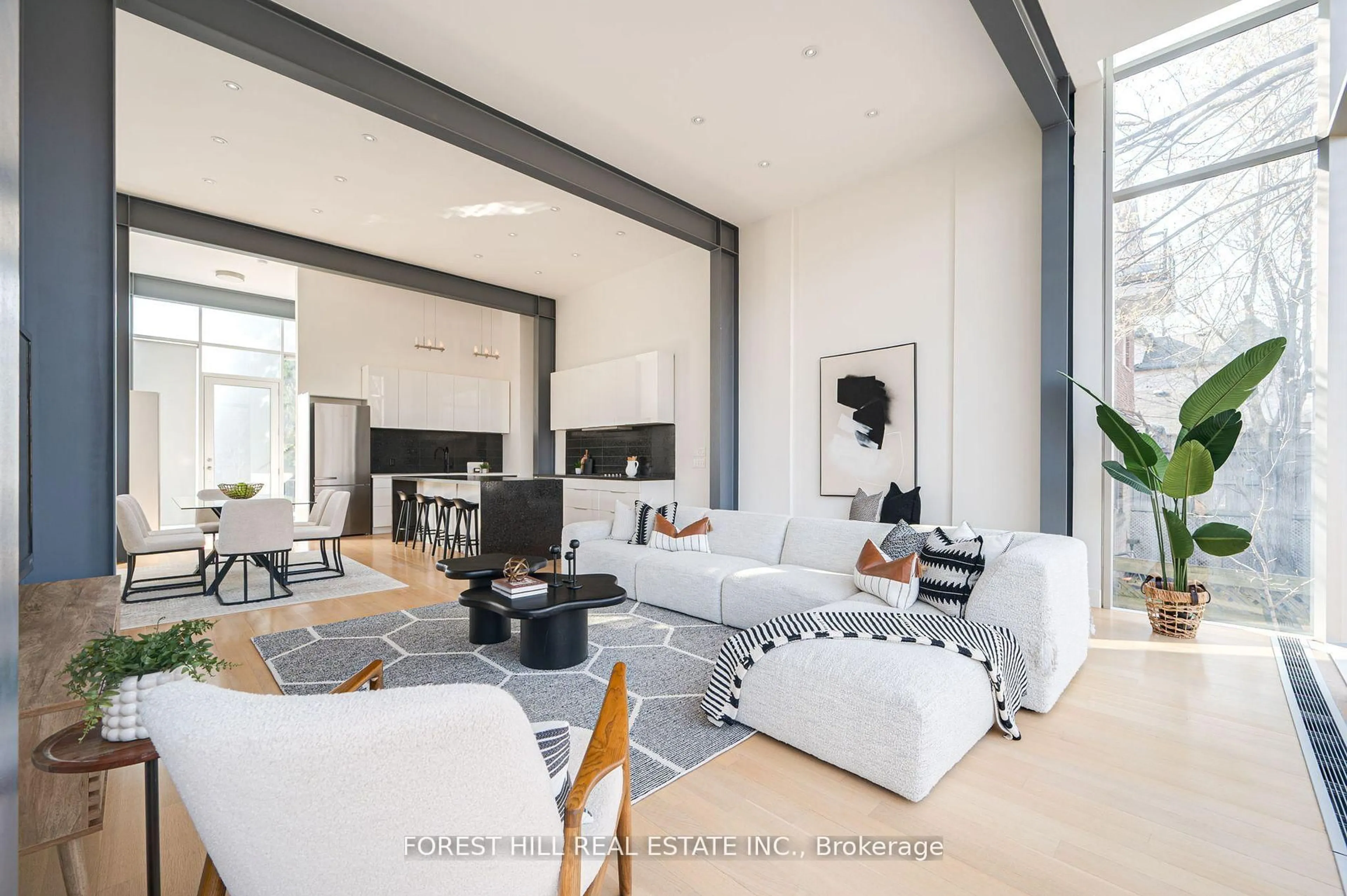 Living room with furniture, unknown for 561 Arlington Ave, Toronto Ontario M6C 3A6