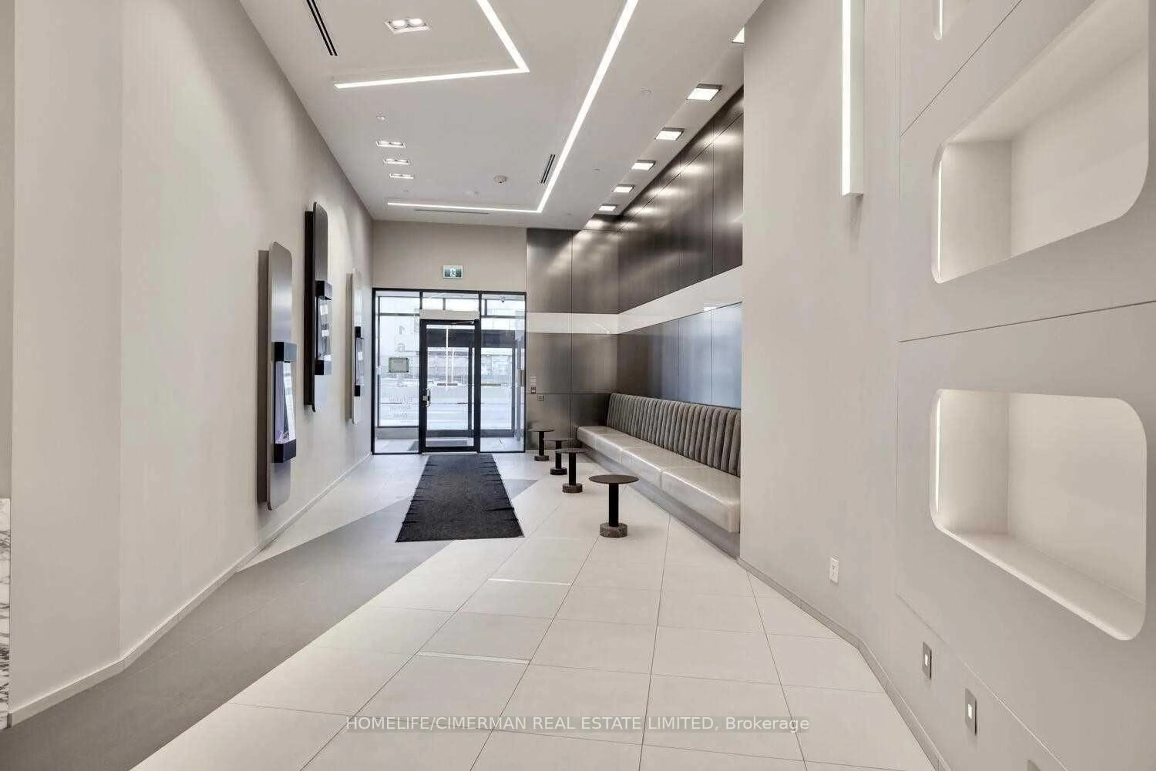 Indoor foyer for 1603 Eglinton Ave #1306, Toronto Ontario M6E 0A1