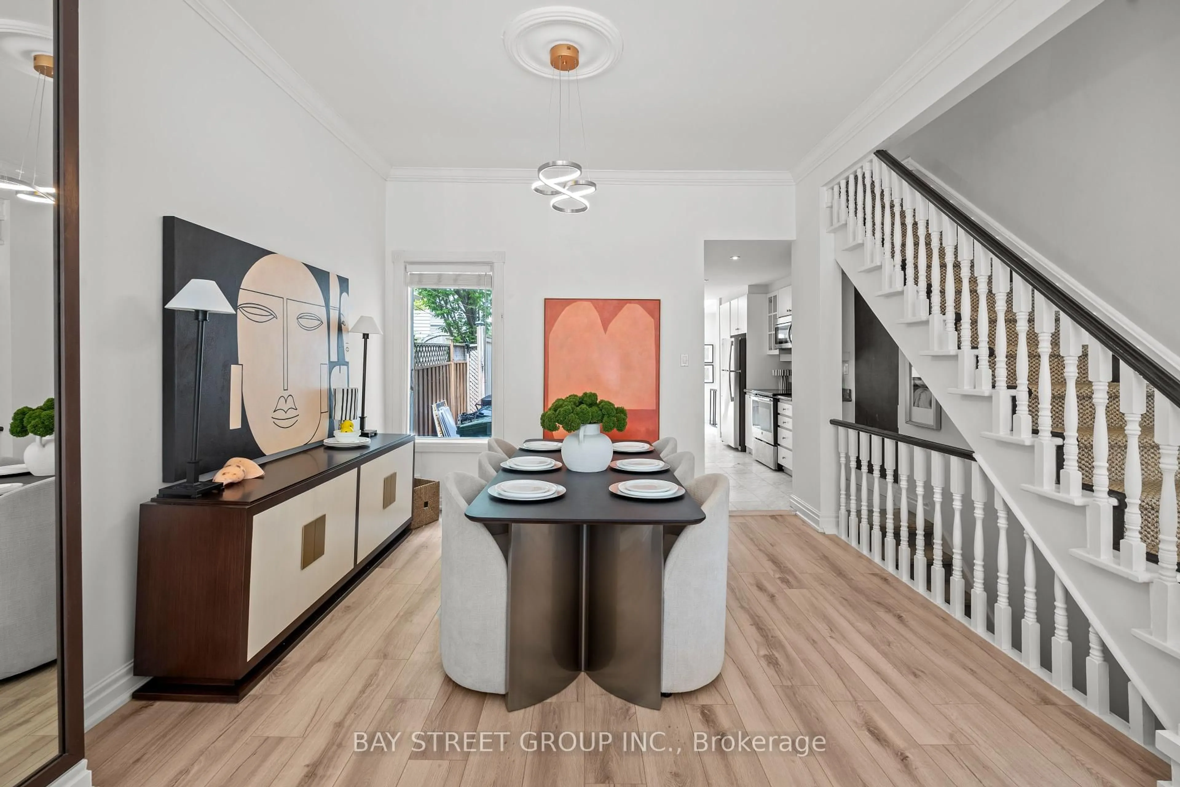 Indoor entryway for 168 Macpherson Ave, Toronto Ontario M5R 1W8