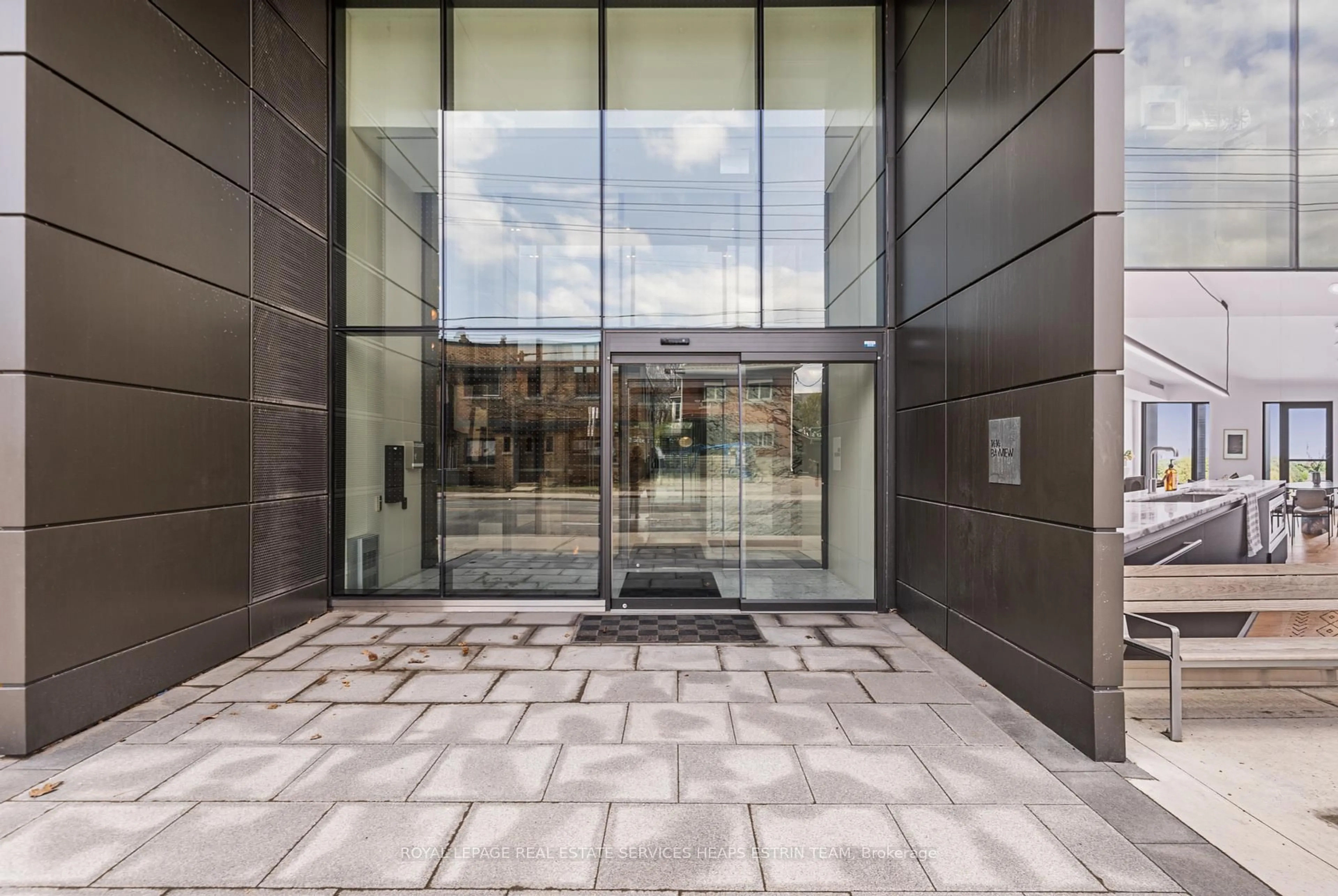 Indoor foyer for 1414 Bayview Ave #601, Toronto Ontario M4G 0E2
