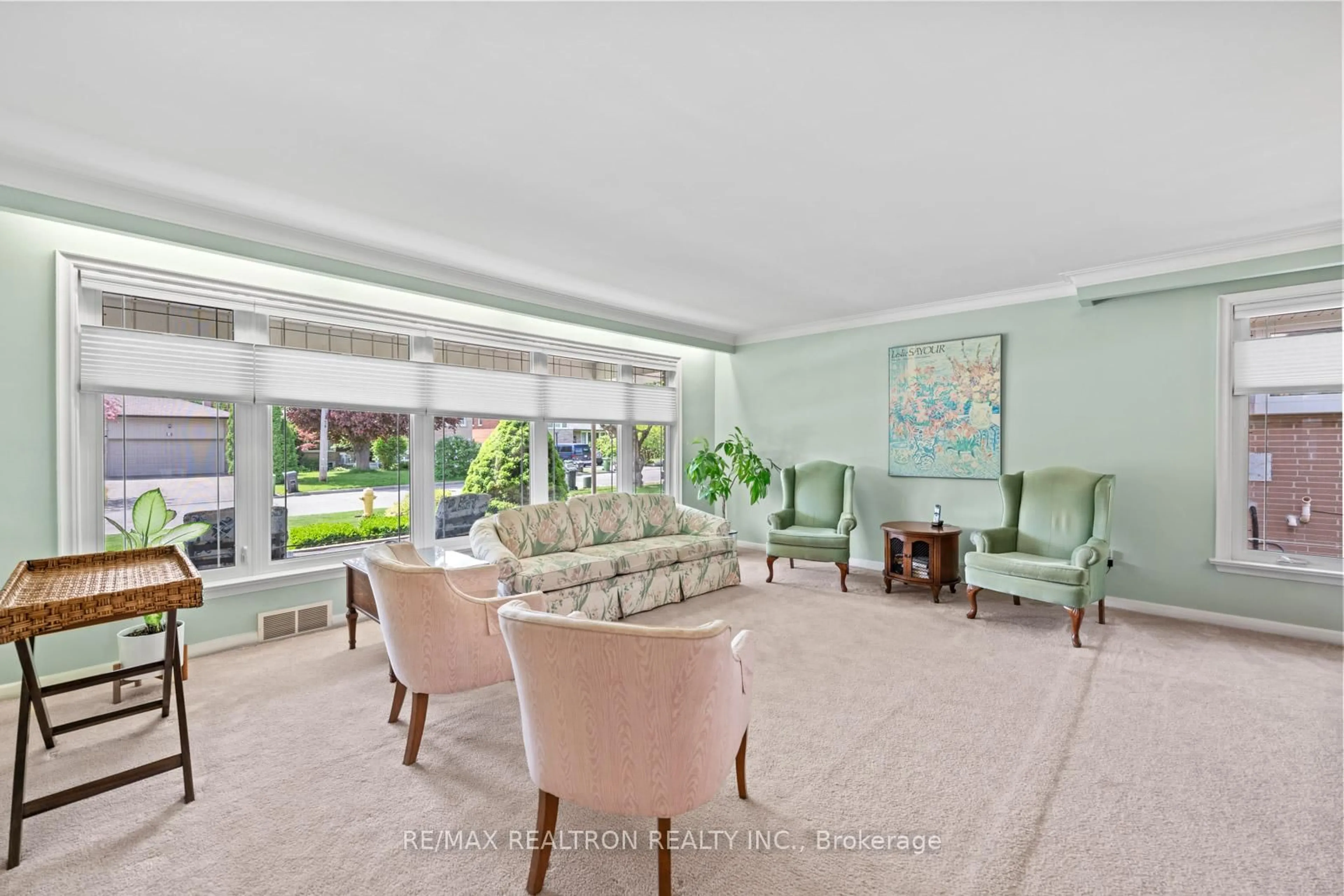 Living room with furniture, unknown for 4 Beaver Valley Rd, Toronto Ontario M3H 4R9