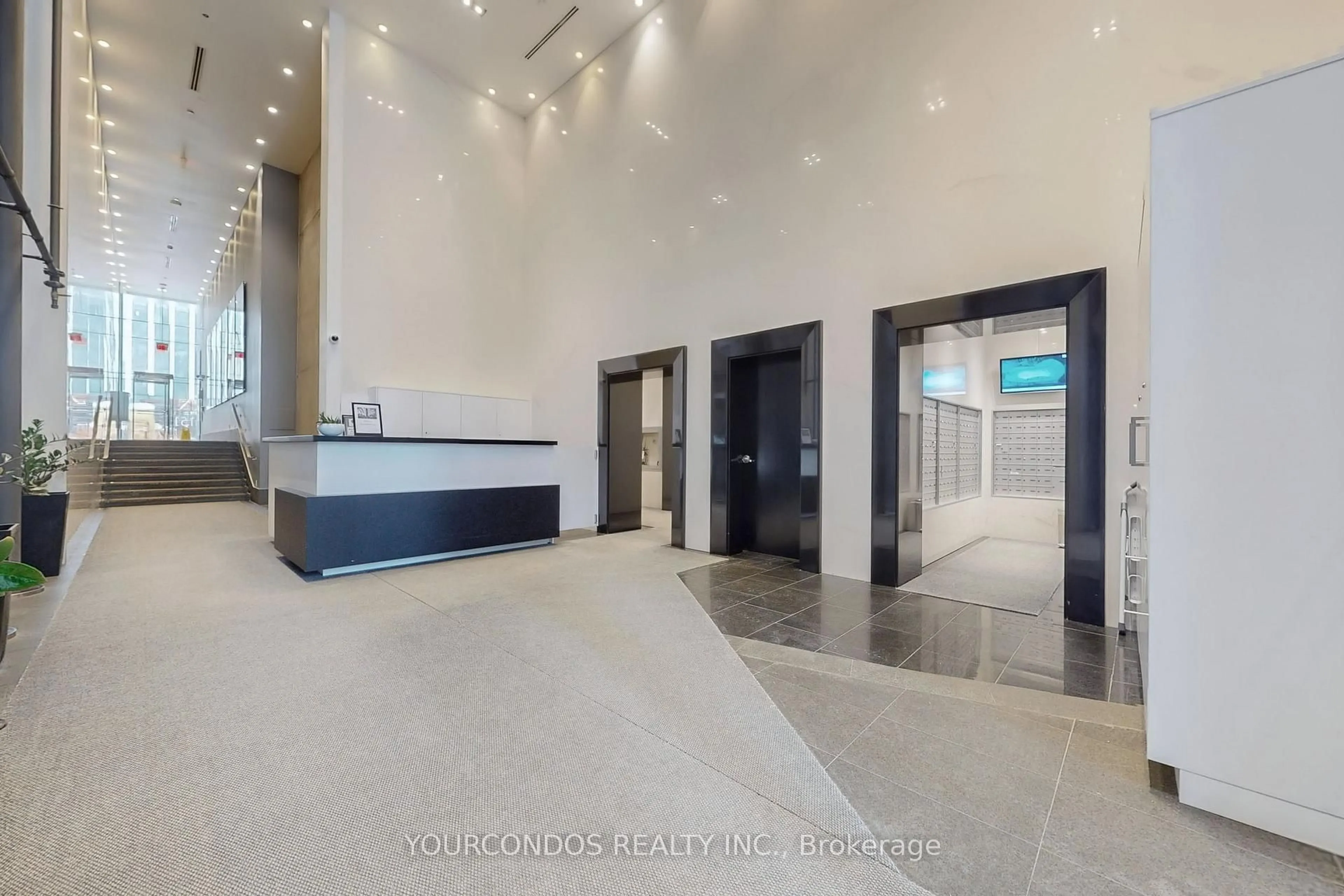 Indoor foyer for 224 King St #1003, Toronto Ontario M5H 0A6