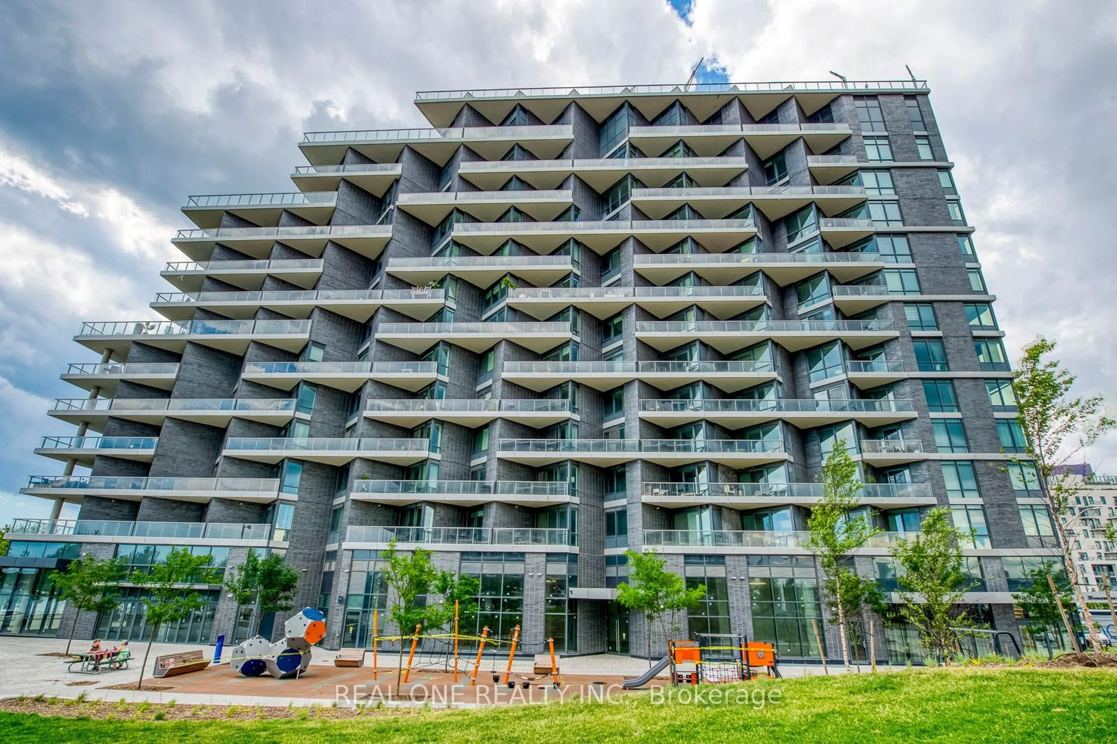 Patio, building for 1 Edgewater Dr #612, Toronto Ontario M5A 0L1