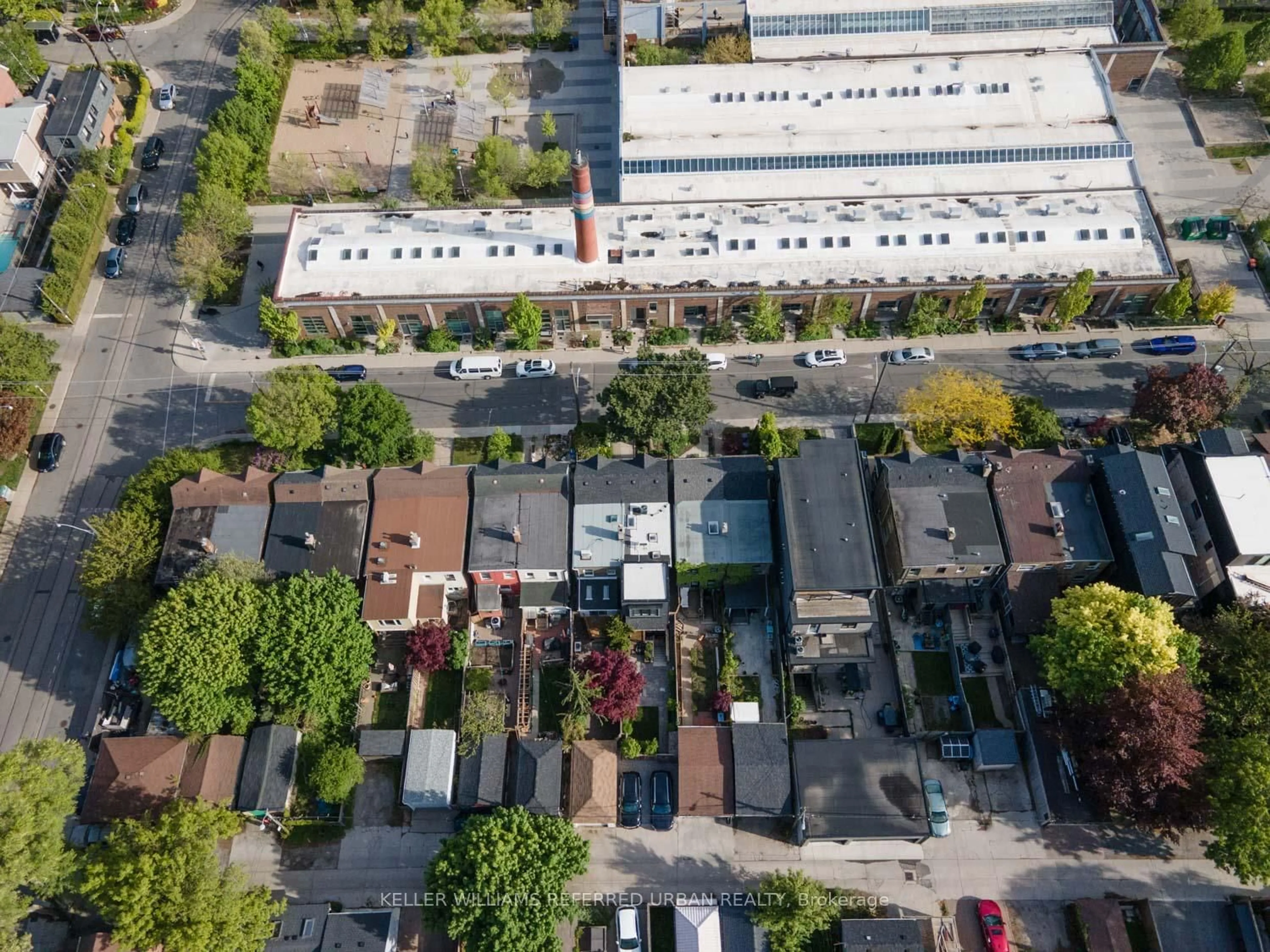 A pic from outside/outdoor area/front of a property/back of a property/a pic from drone, street for 20 Benson Ave, Toronto Ontario M6G 2H6