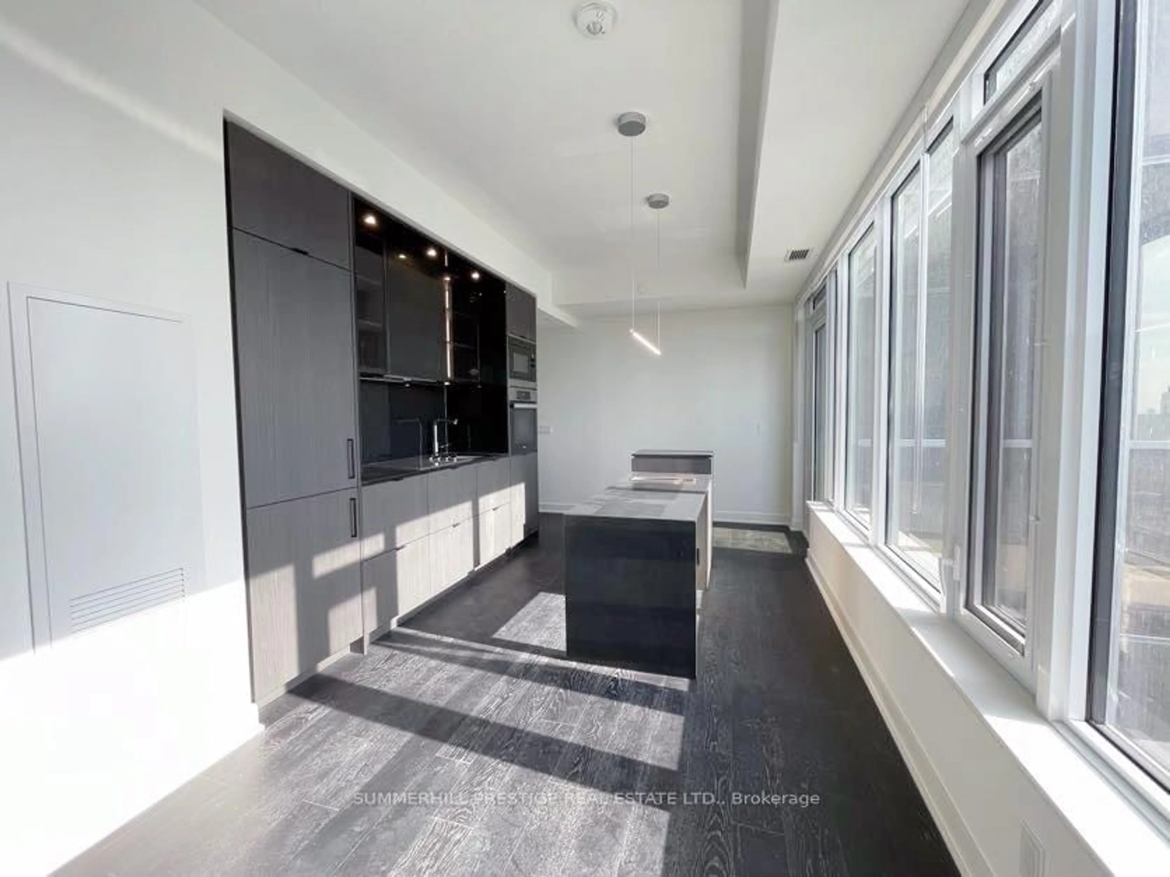 Indoor foyer for 11 Yorkville Ave #2503, Toronto Ontario M4W 1L2