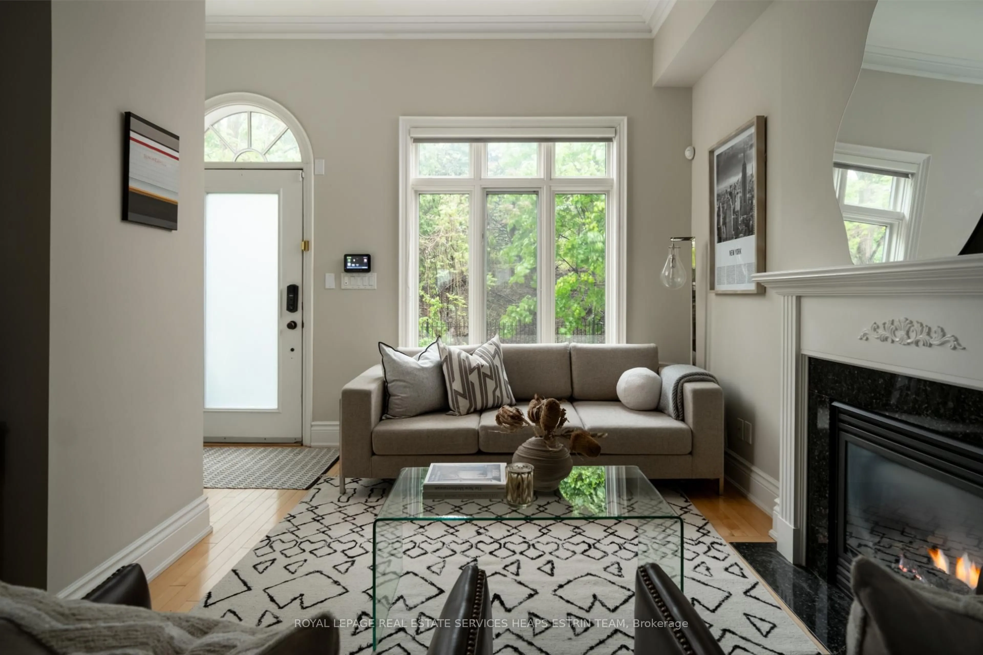 Living room with furniture, unknown for 9 Gange Ave, Toronto Ontario M4V 2B4