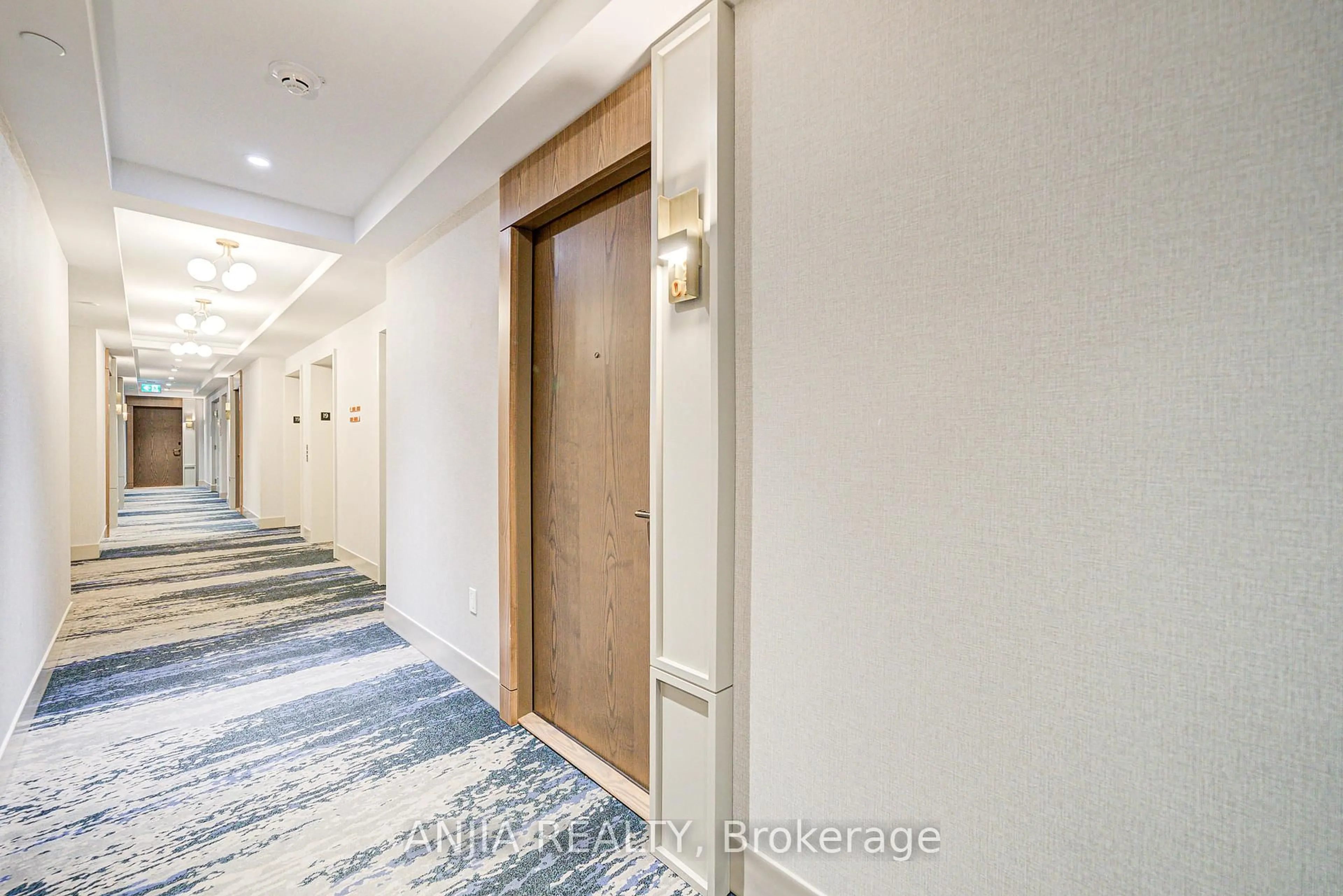 Indoor foyer for 30 Inn On The Park Dr #1907, Toronto Ontario M3C 0P7