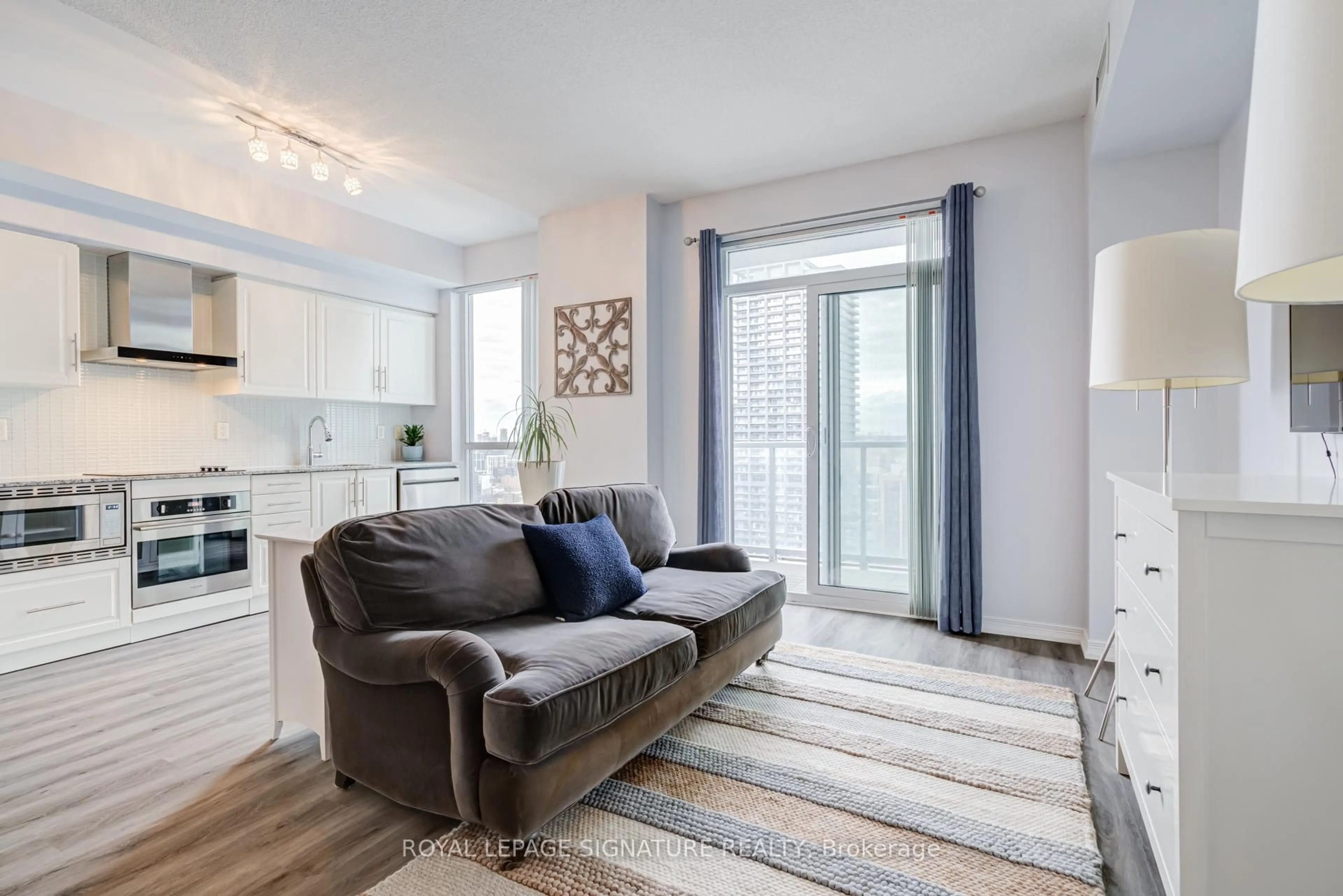 Living room with furniture, unknown for 352 Front St #2108, Toronto Ontario M5V 0K3