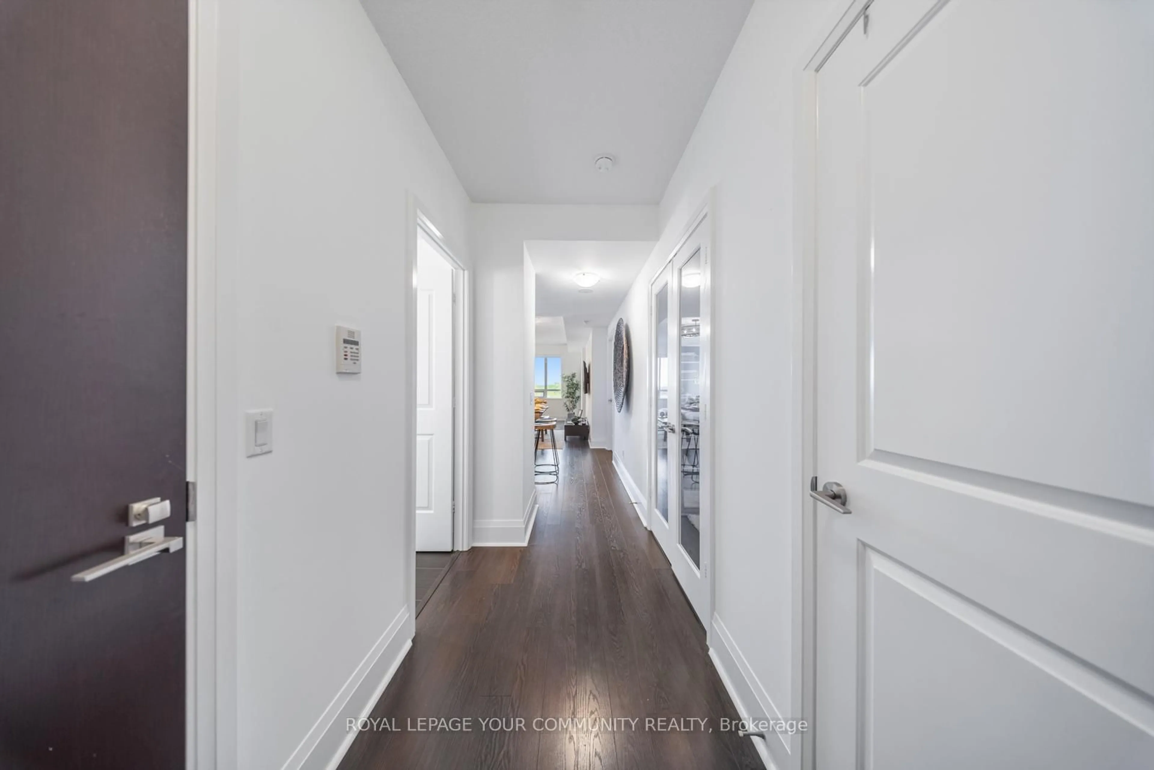 Indoor entryway for 100 Harrison Garden Blvd #710, Toronto Ontario M2N 0C2