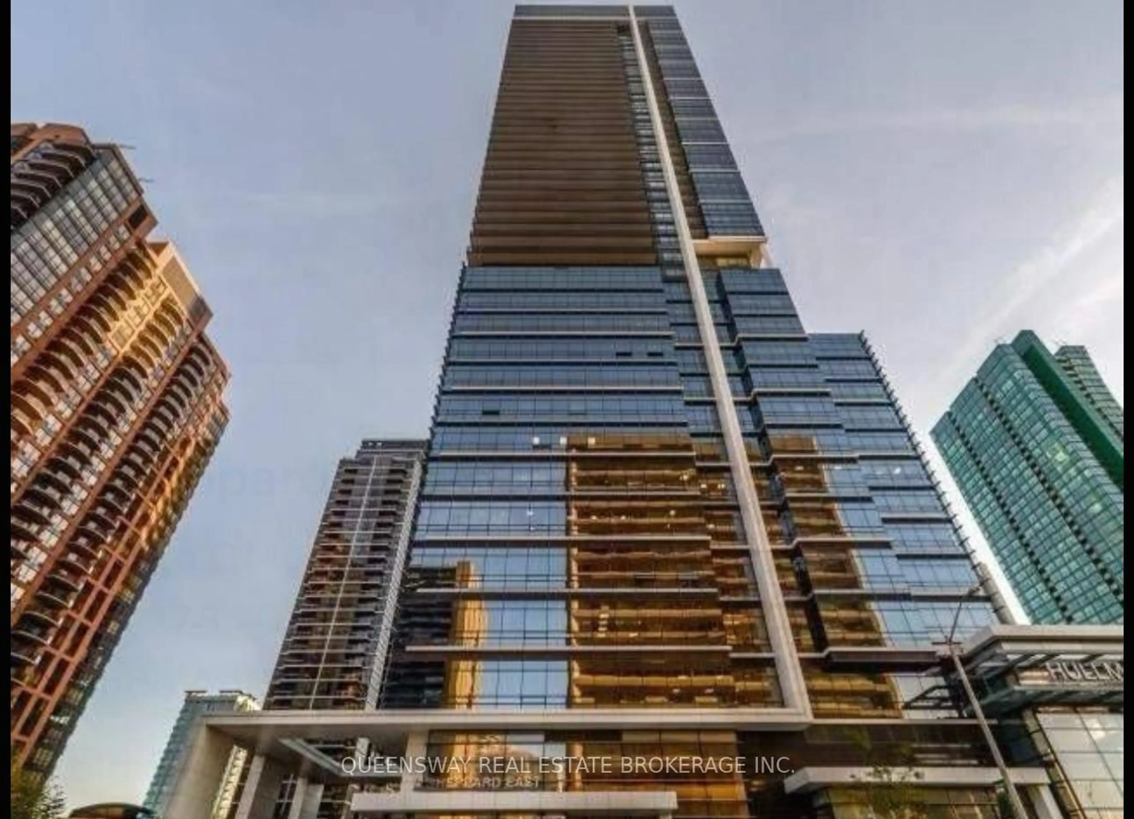 Indoor foyer for 5 Sheppard Ave #3624, Toronto Ontario M2N 0G4