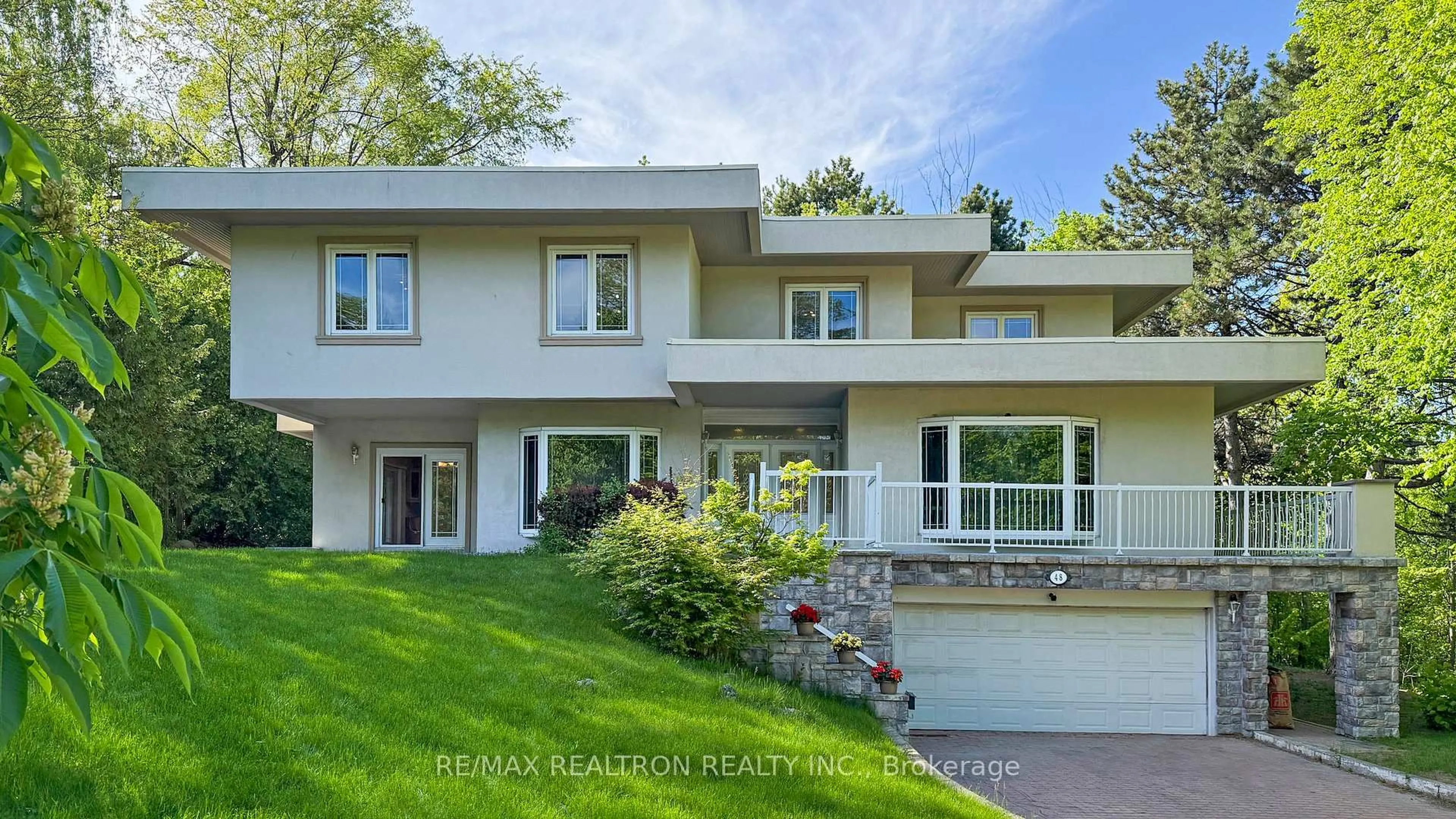 Home with vinyl exterior material, street for 48 Silvergrove Rd, Toronto Ontario M2L 2N6