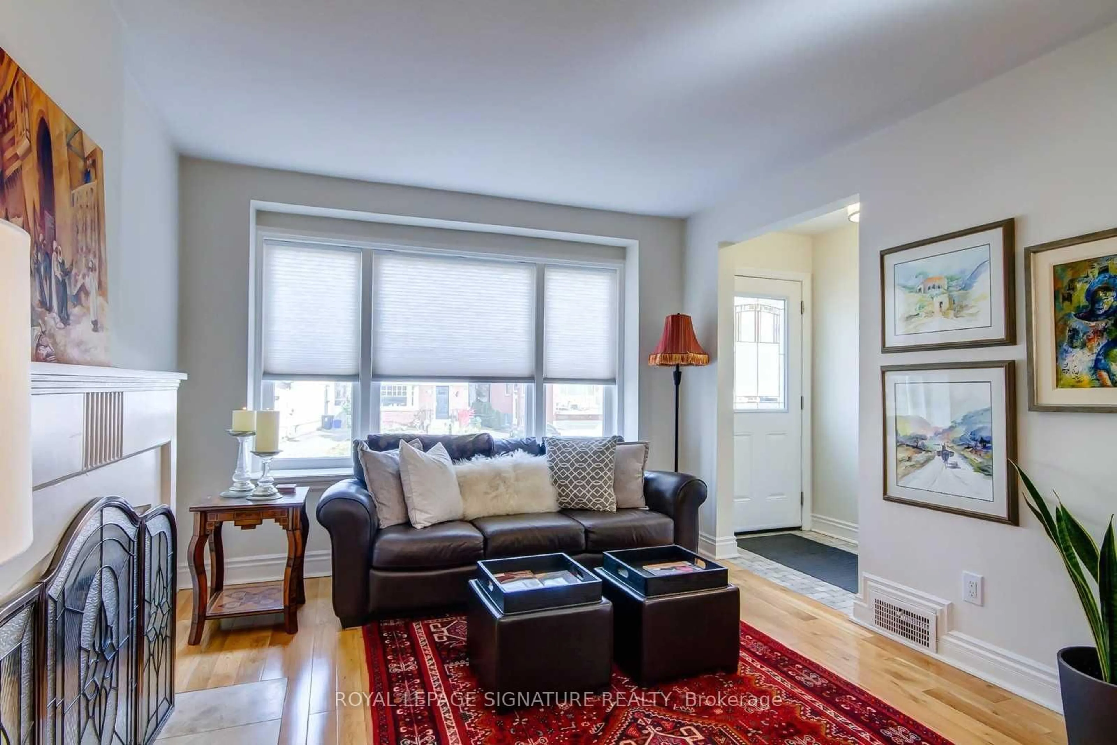Living room with furniture, wood/laminate floor for 3 Kenrae Rd, Toronto Ontario M4G 1X9