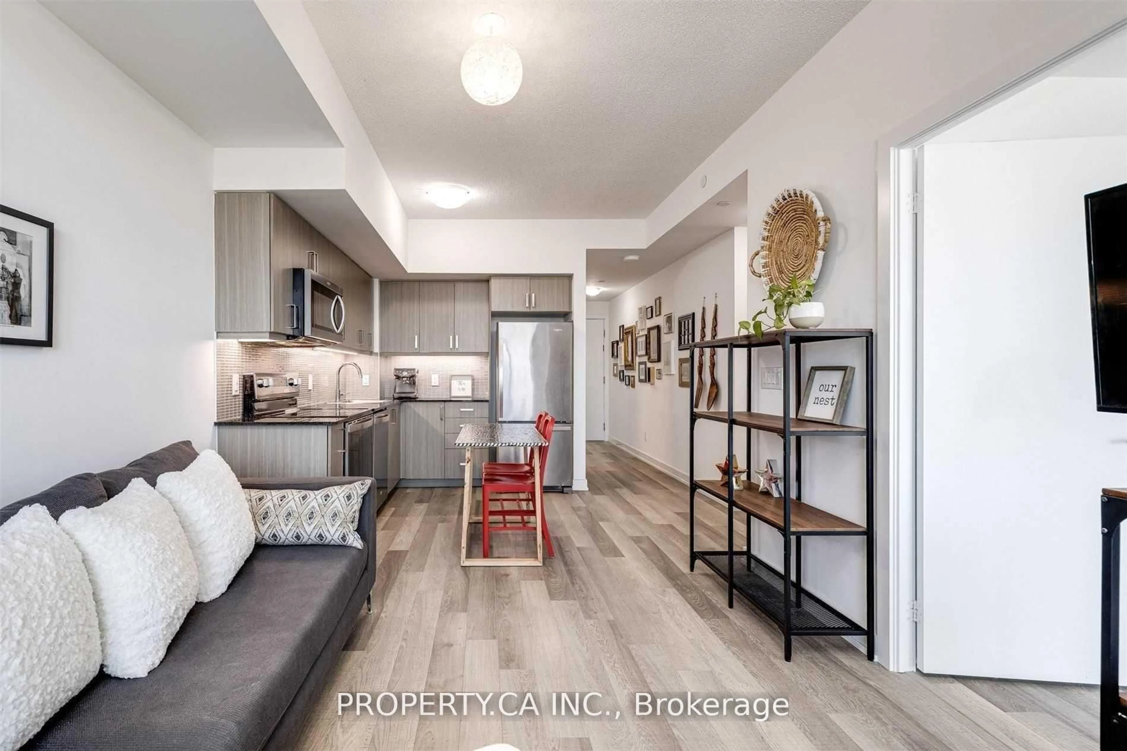 Open concept kitchen, unknown for 1603 Eglinton Ave #1305, Toronto Ontario M6E 0A1