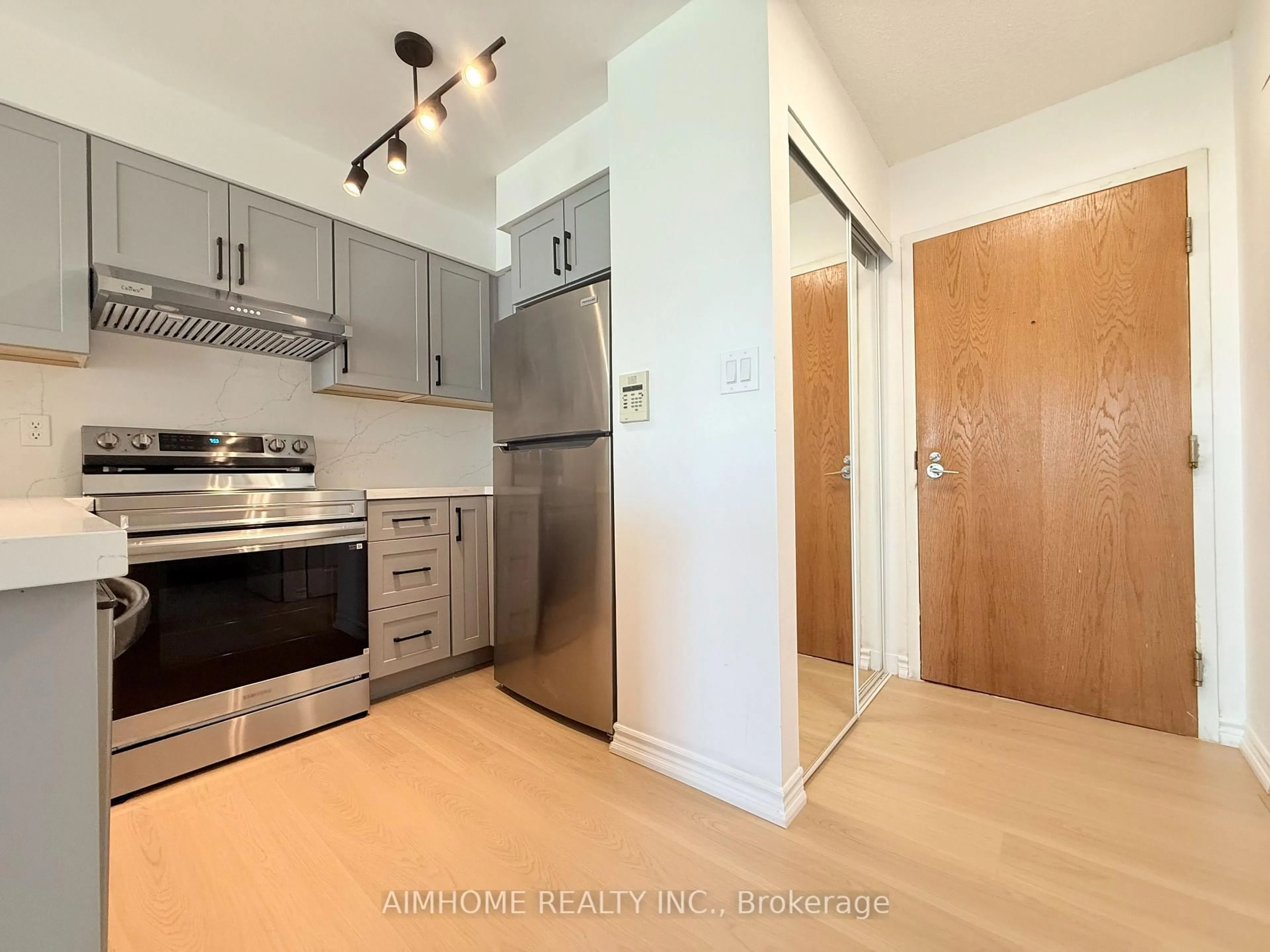 Standard kitchen, unknown for 7 Lorraine Dr #1716, Toronto Ontario M2N 7H2