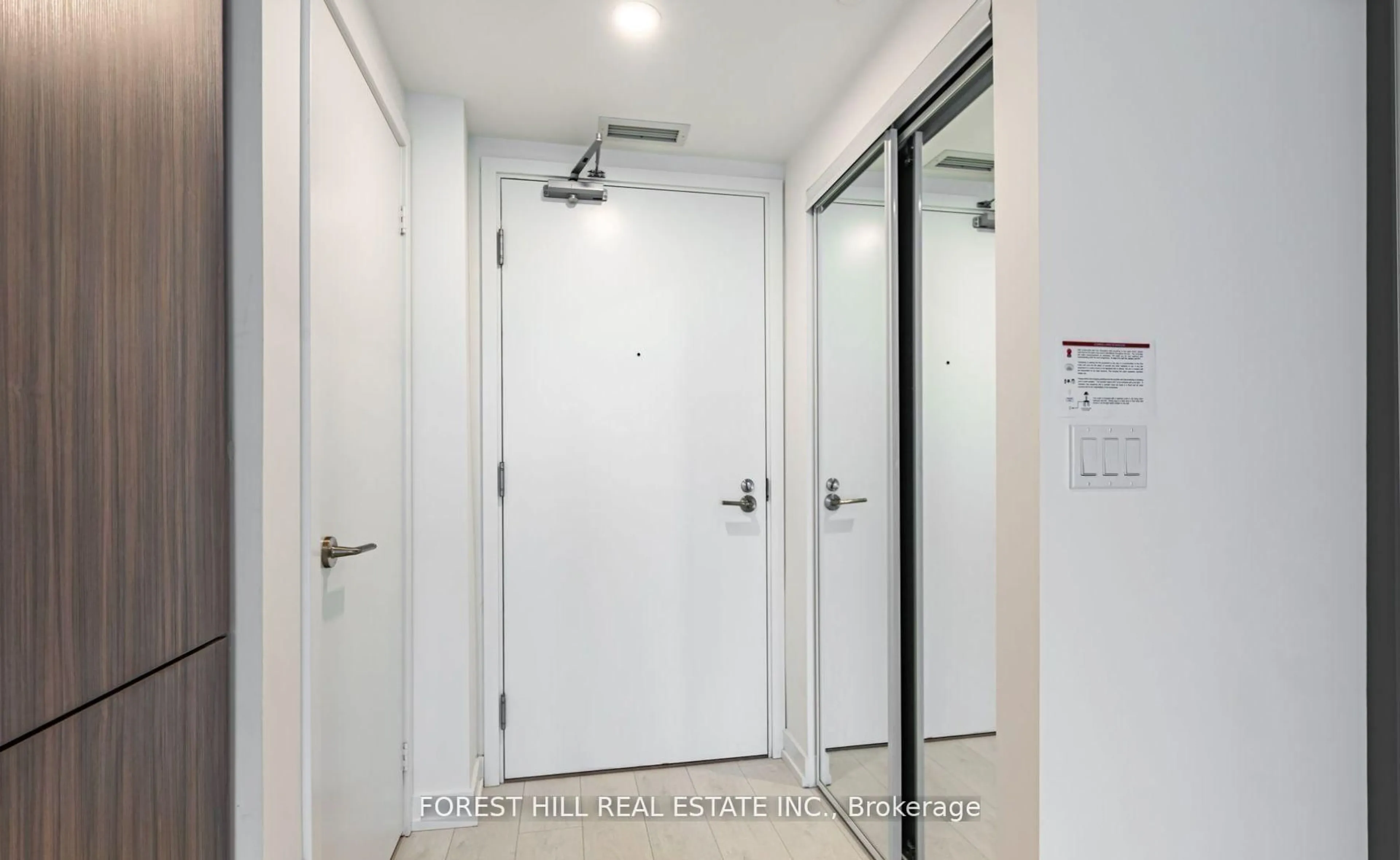 Indoor foyer for 19 Western Battery Rd #3221, Toronto Ontario M6K 3S4