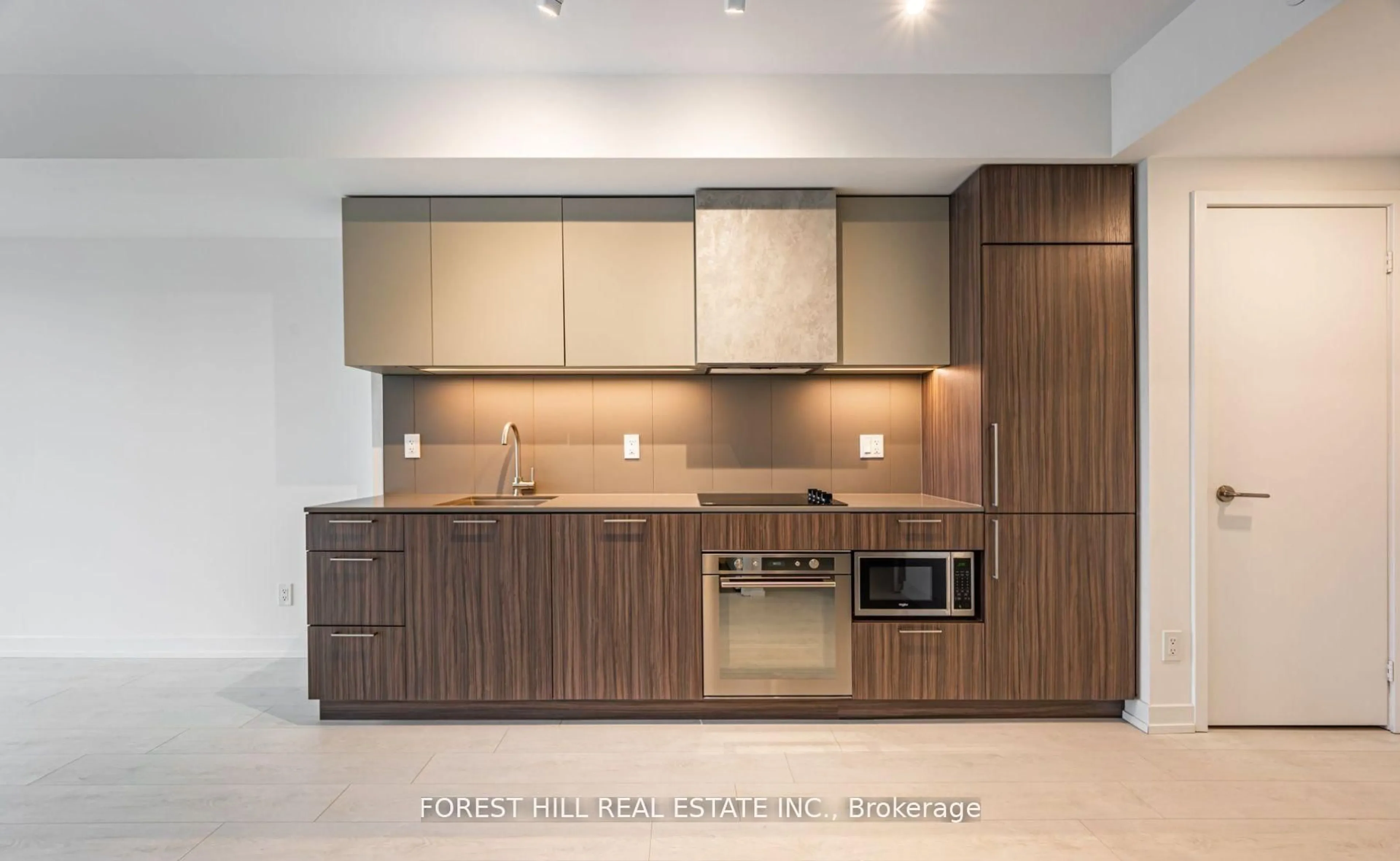 Unknown for 19 Western Battery Rd #3221, Toronto Ontario M6K 3S4