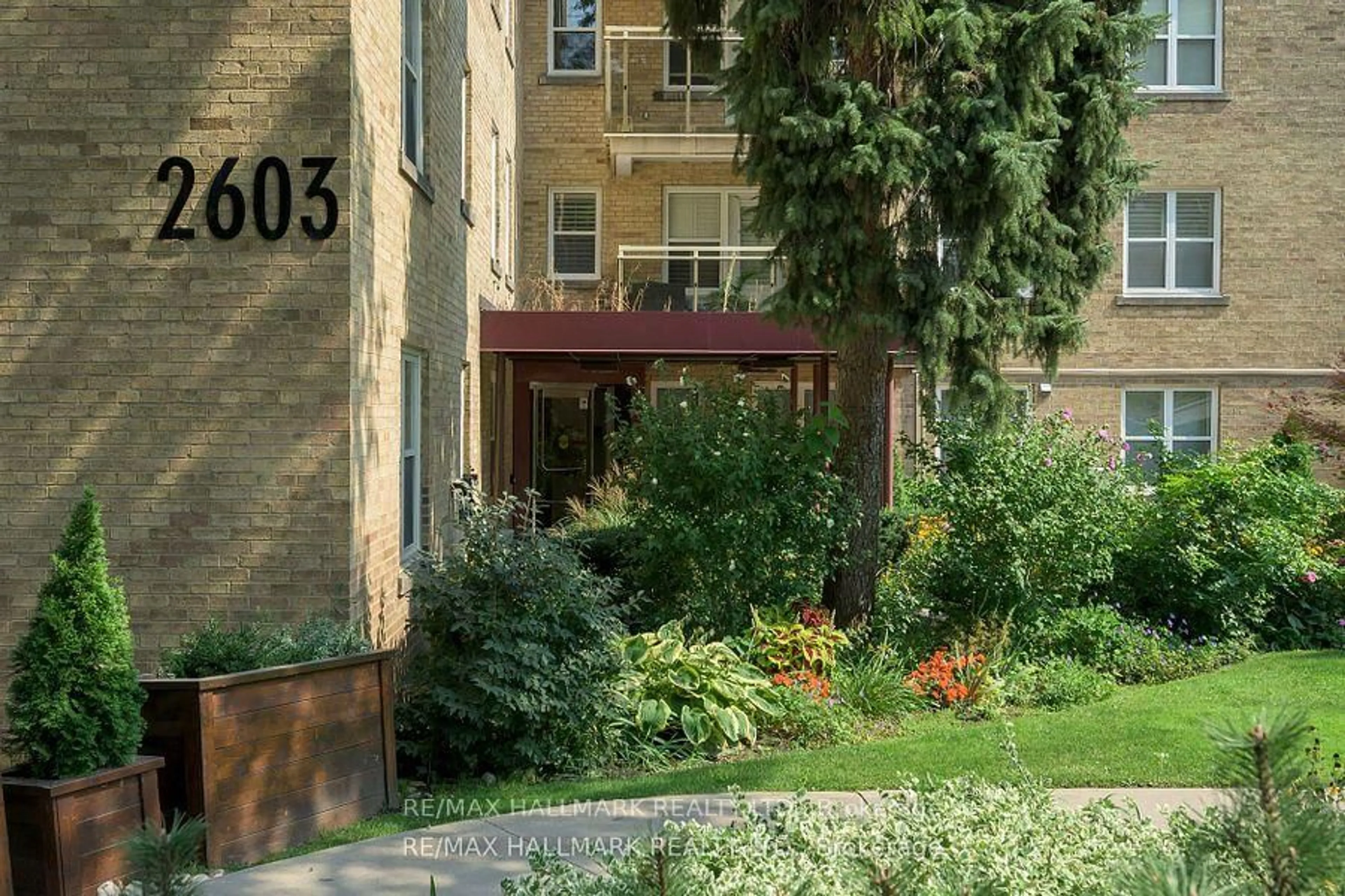 Unknown for 2603 Bathurst St #602, Toronto Ontario M6B 2Z6