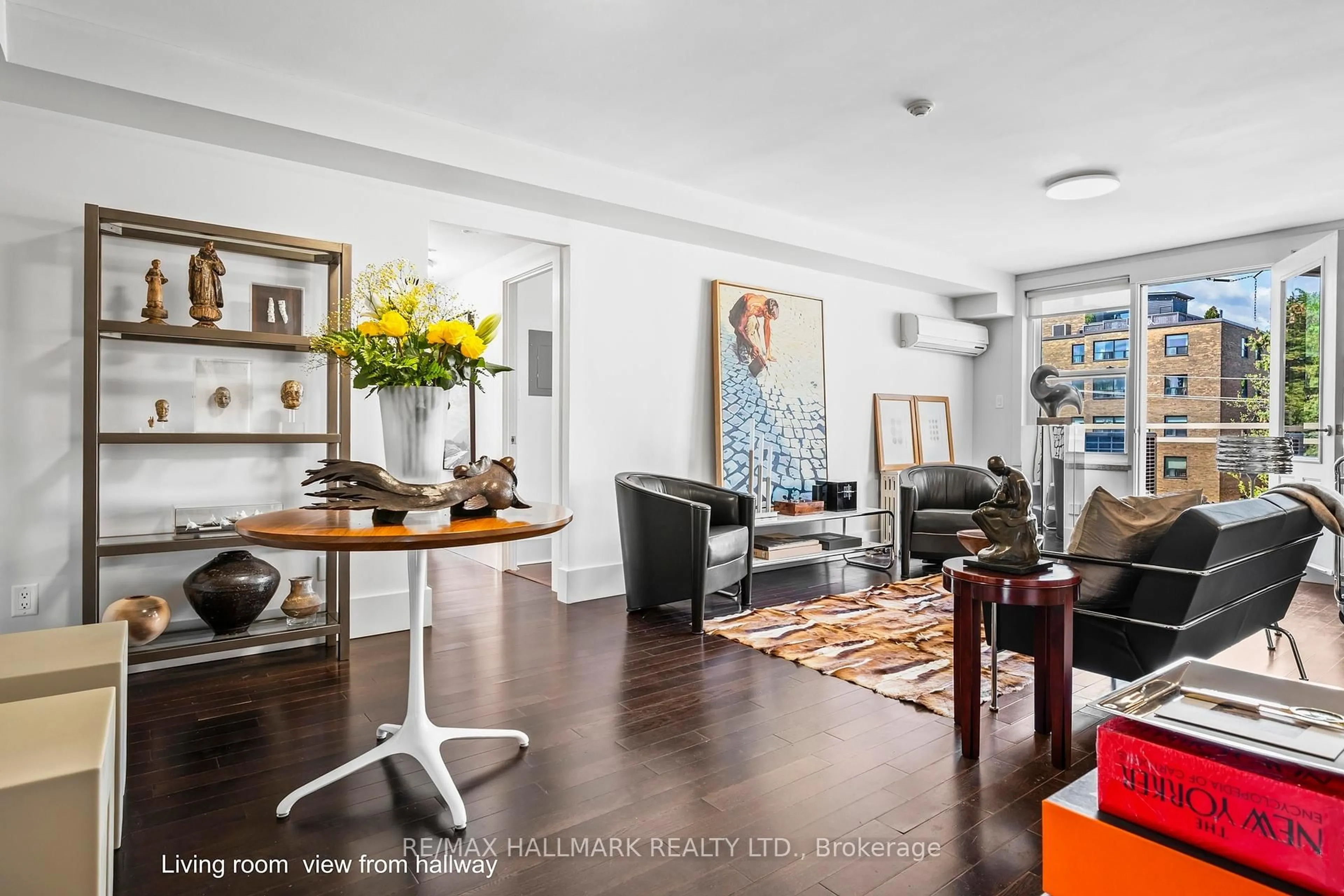 Living room with furniture, unknown for 2603 Bathurst St #602, Toronto Ontario M6B 2Z6