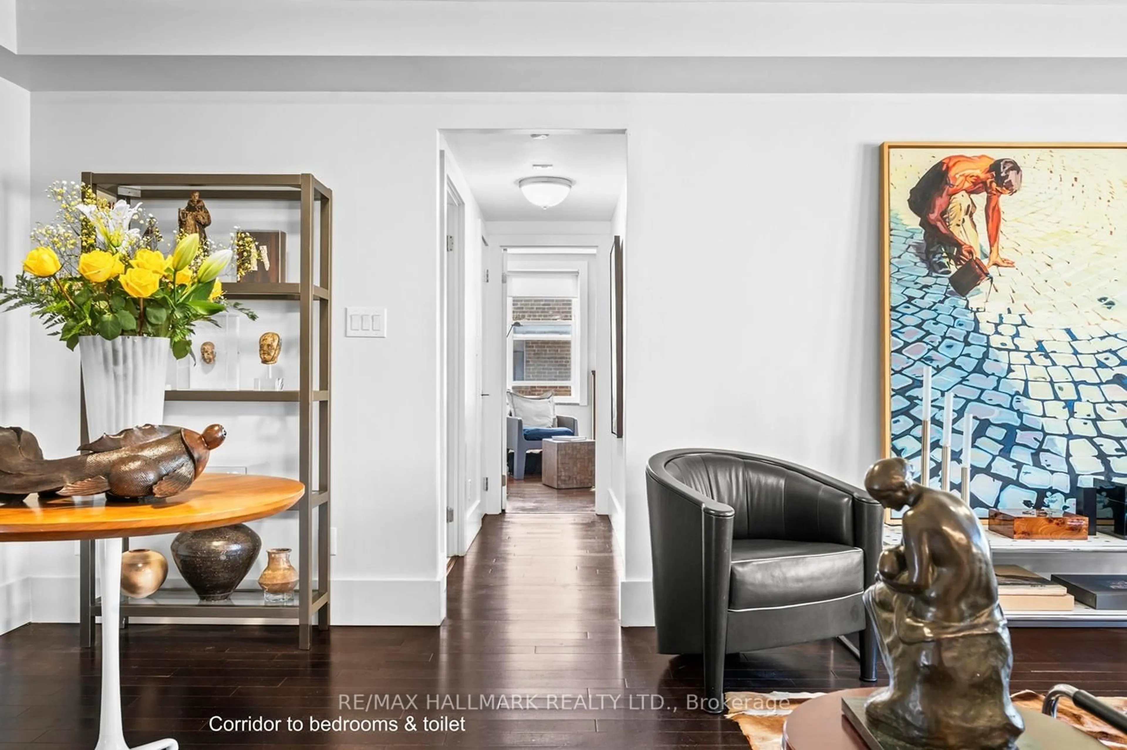 Indoor entryway for 2603 Bathurst St #602, Toronto Ontario M6B 2Z6