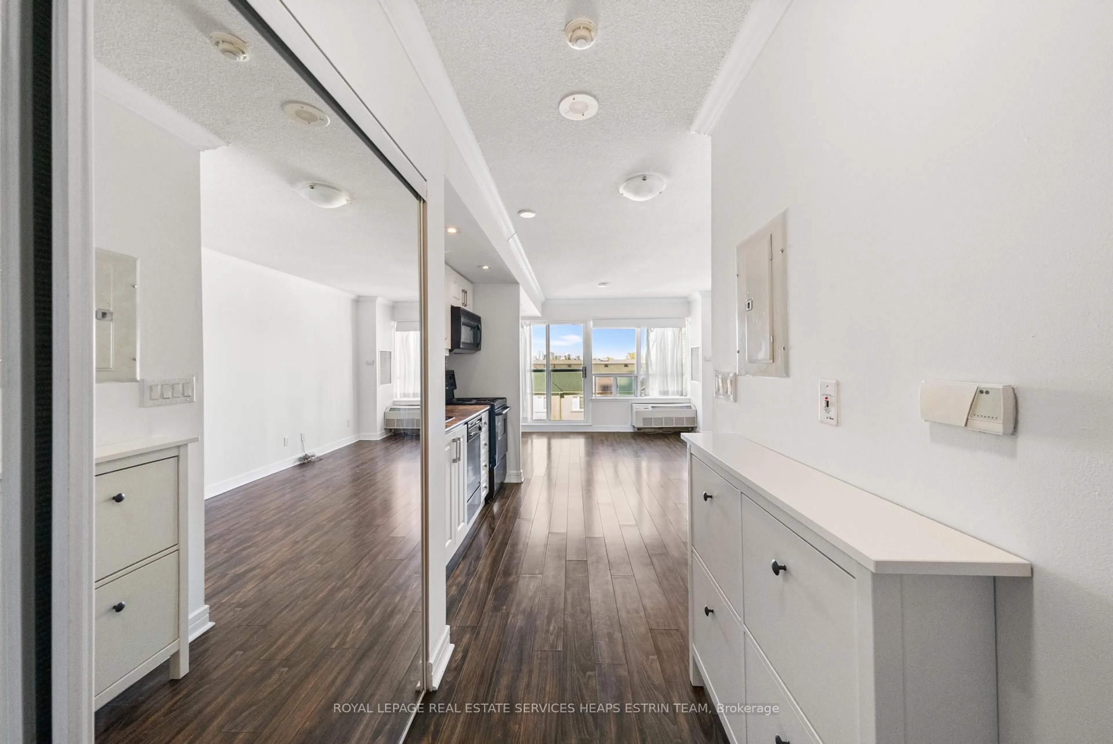 Unknown for 19 Avondale Ave #411, Toronto Ontario M2N 0A6