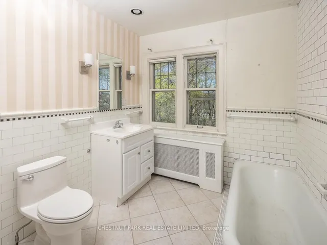 Additional property image - 208 Roxborough Dr