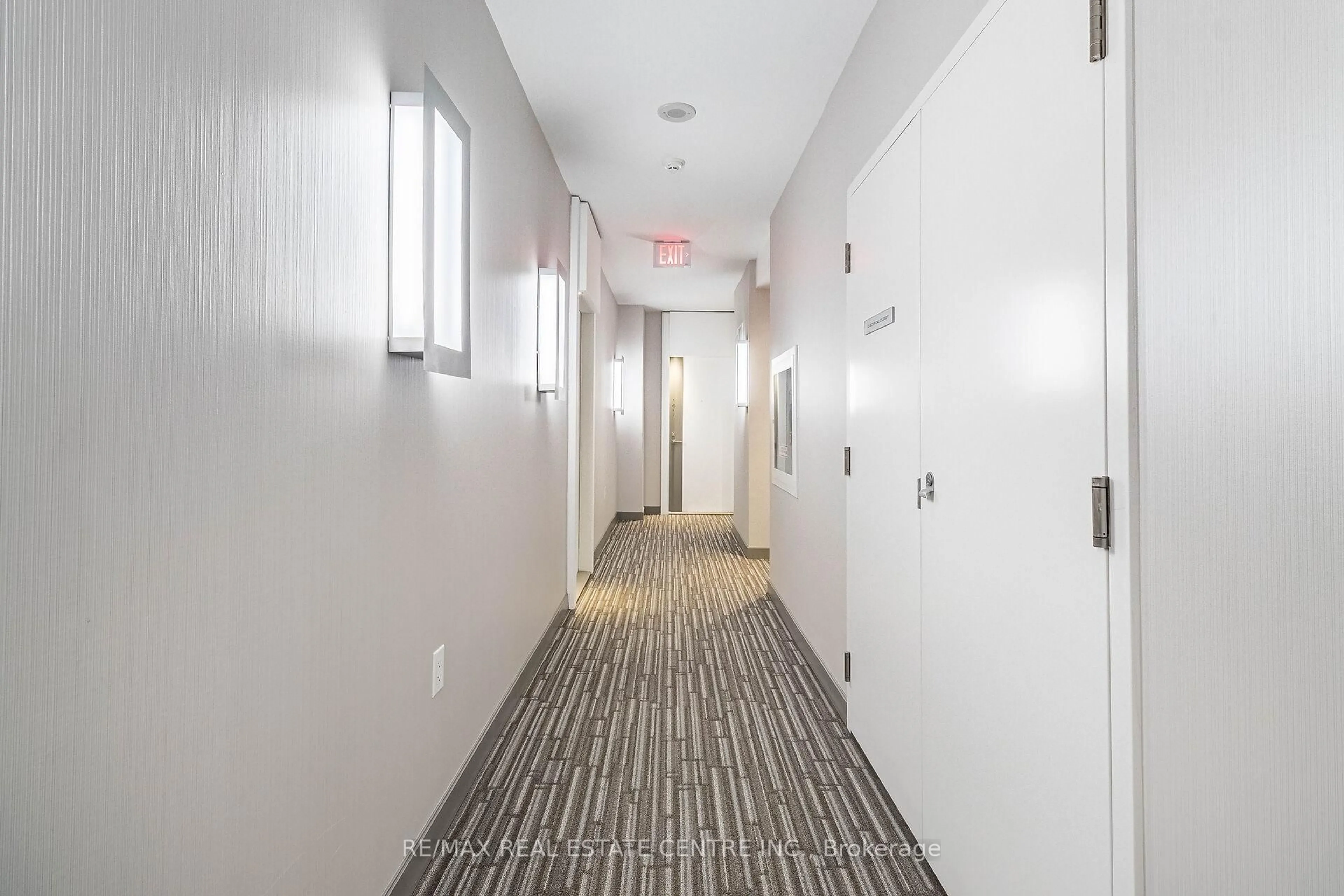 Indoor foyer for 8 The Esplanade N/A #1610, Toronto Ontario M5E 0A6