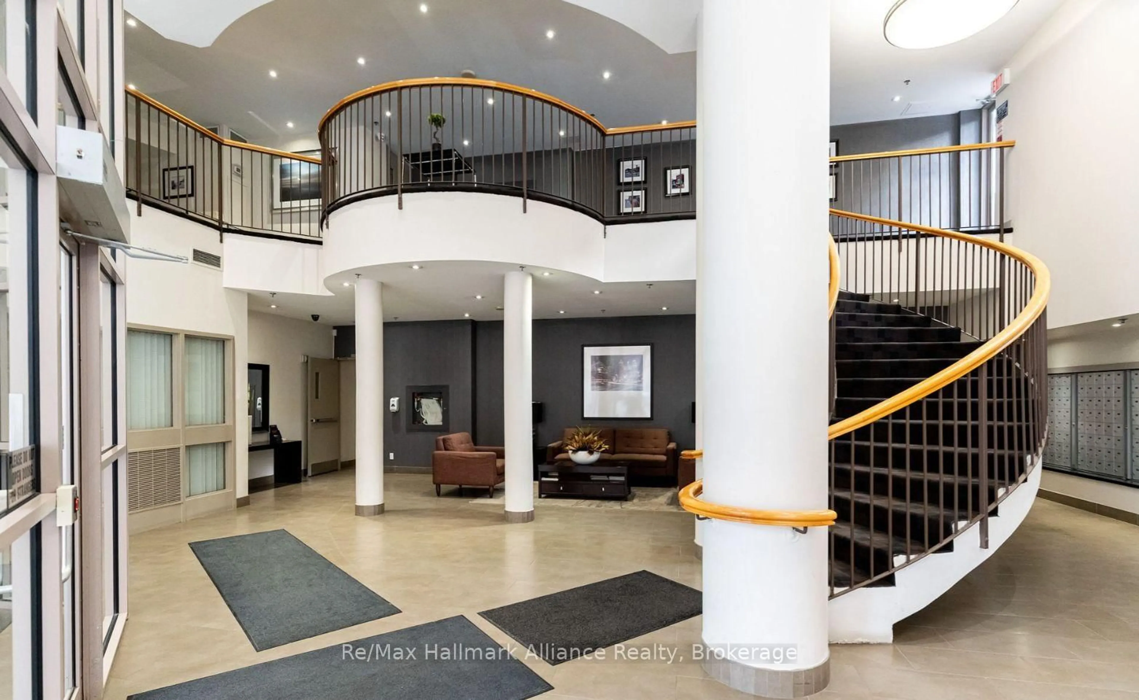 Lobby for 1369 Bloor St #910, Toronto Ontario M6P 4J4