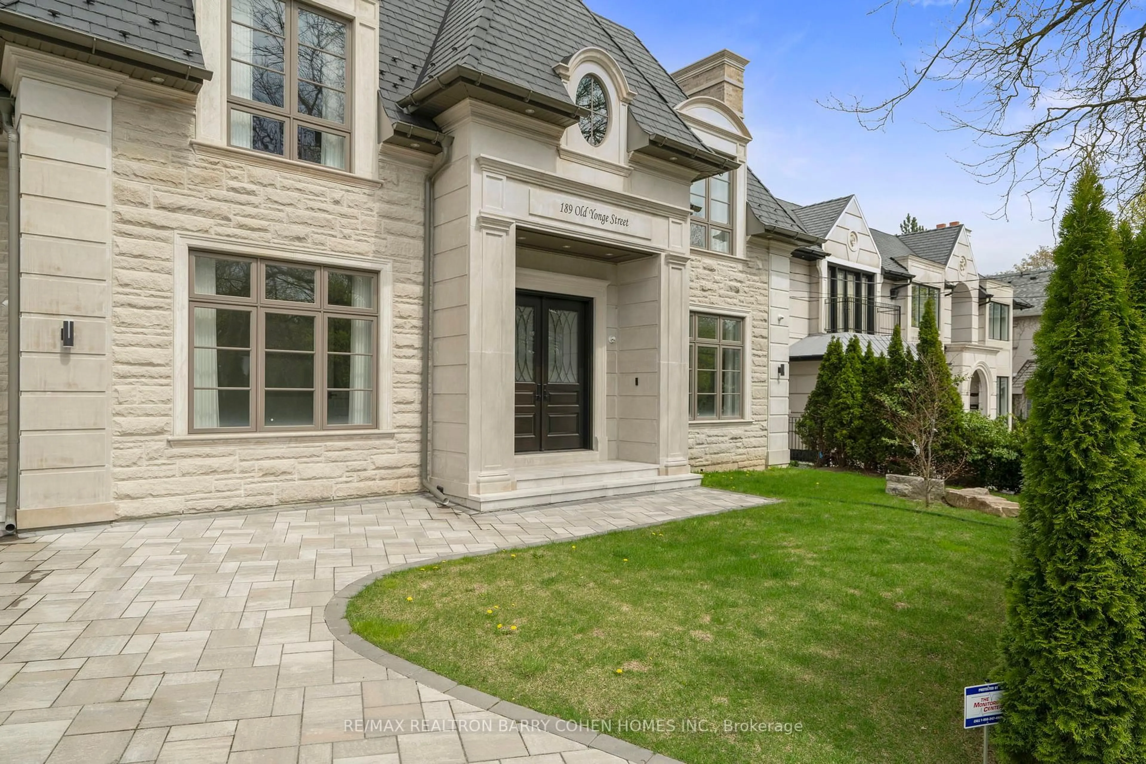 Home with brick exterior material, street for 189 Old Yonge St, Toronto Ontario M2P 1R2
