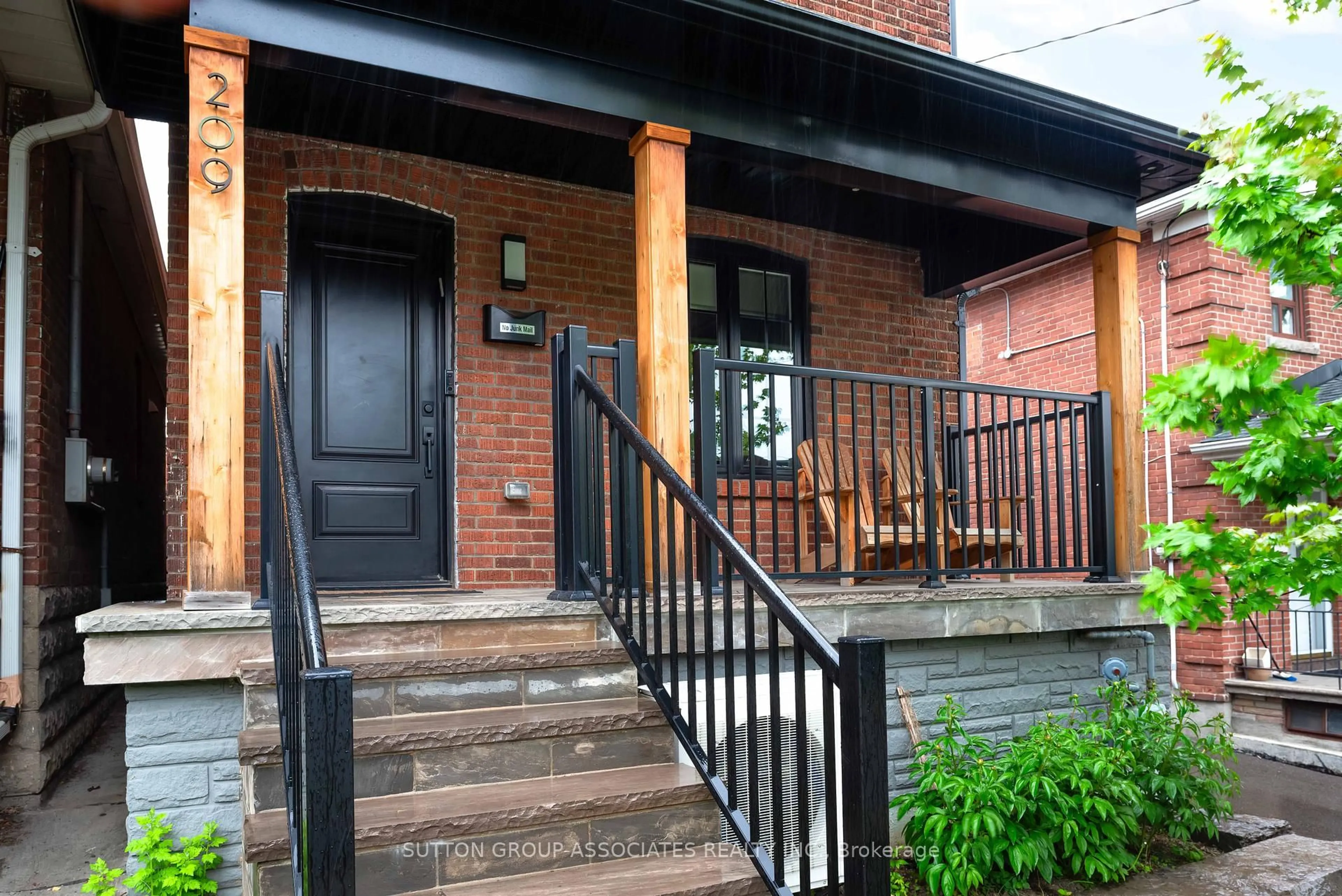 Unknown for 209 Atlas Ave, Toronto Ontario M6C 3P6