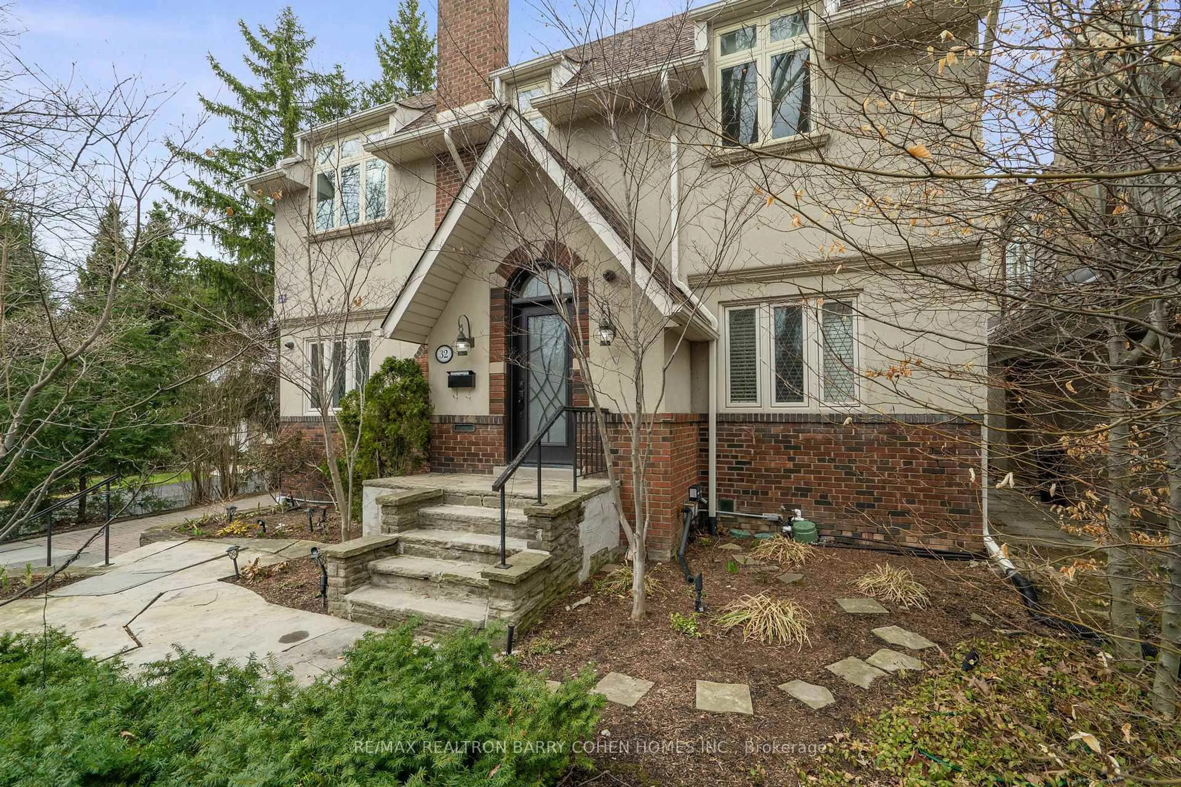 Home with brick exterior material, street for 32 Beechwood Ave, Toronto Ontario M6N 4T1