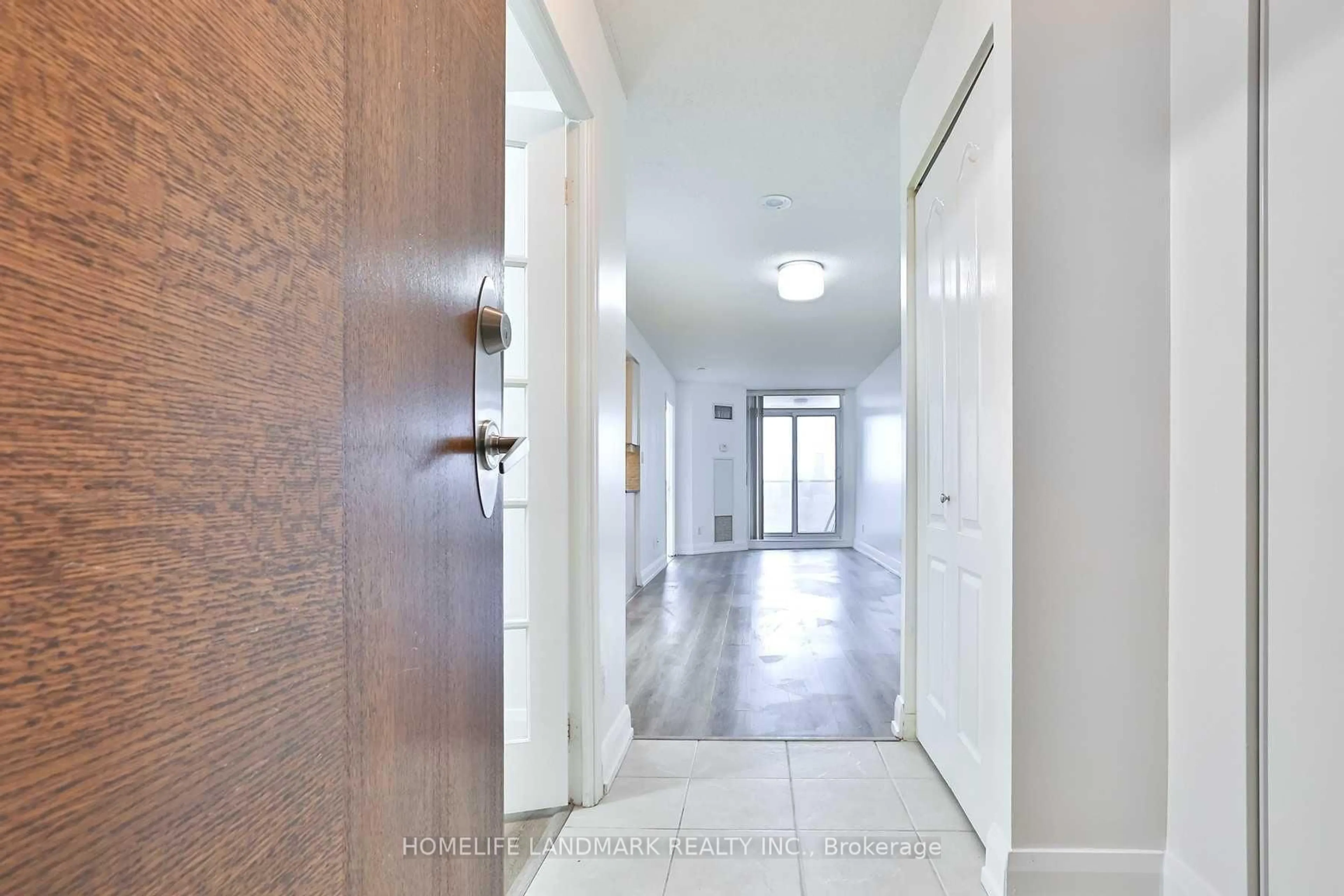 Indoor entryway for 1 Rean Dr #2211, Toronto Ontario M2K 3C1