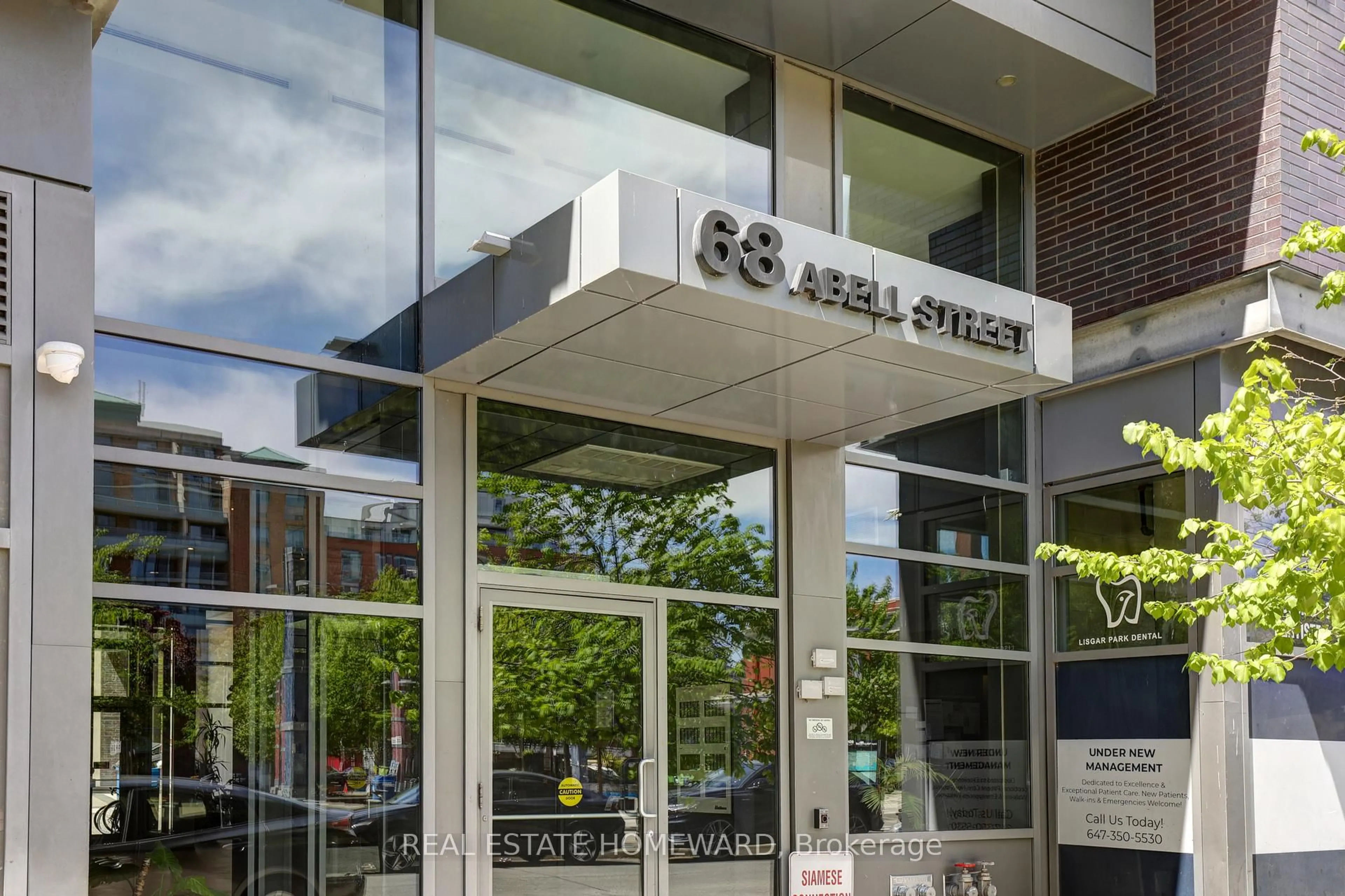 Indoor foyer for 68 Abell St #737, Toronto Ontario M6J 0B1