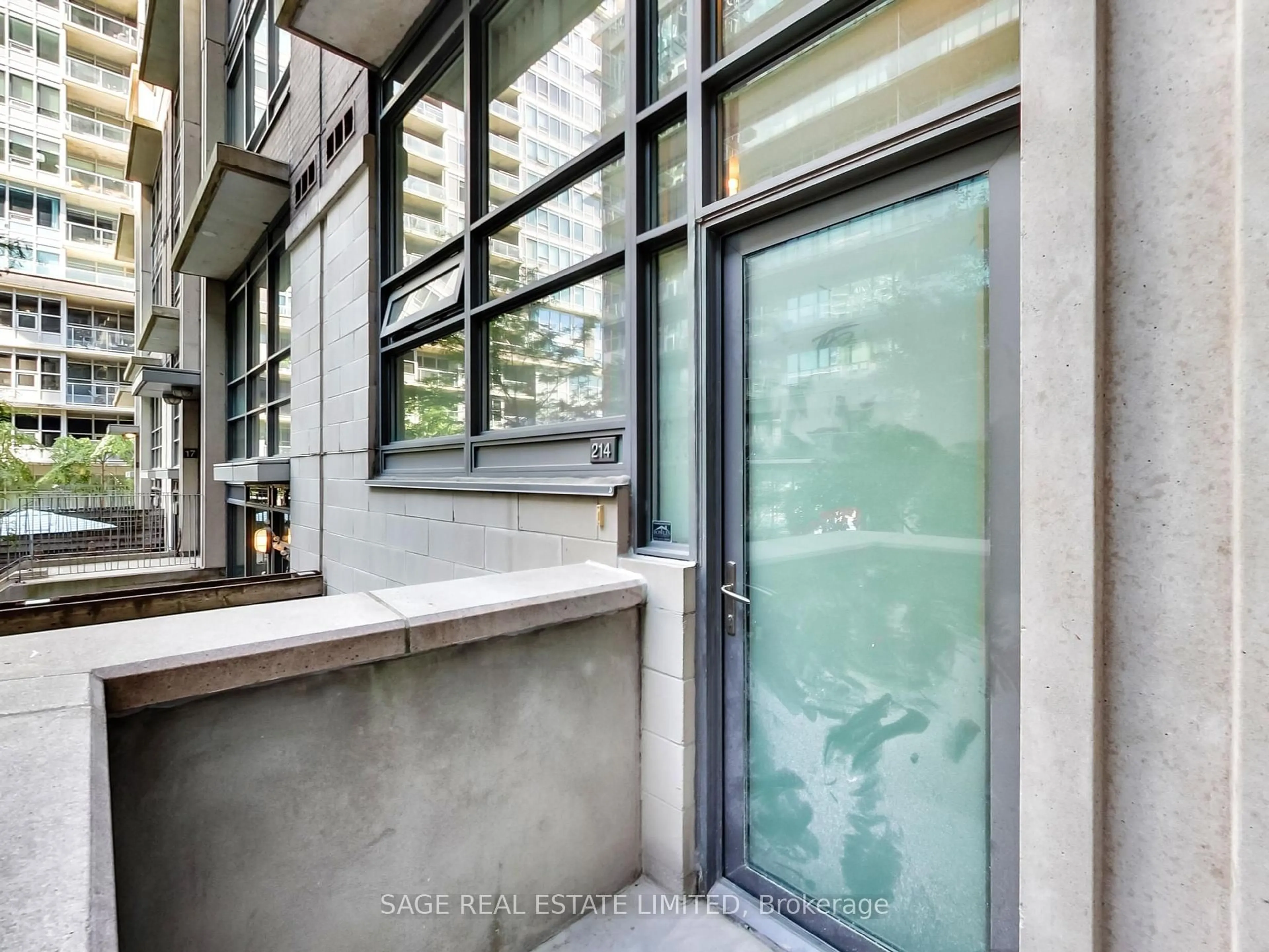 Indoor entryway for 57 East Liberty St #214, Toronto Ontario M6K 3P5
