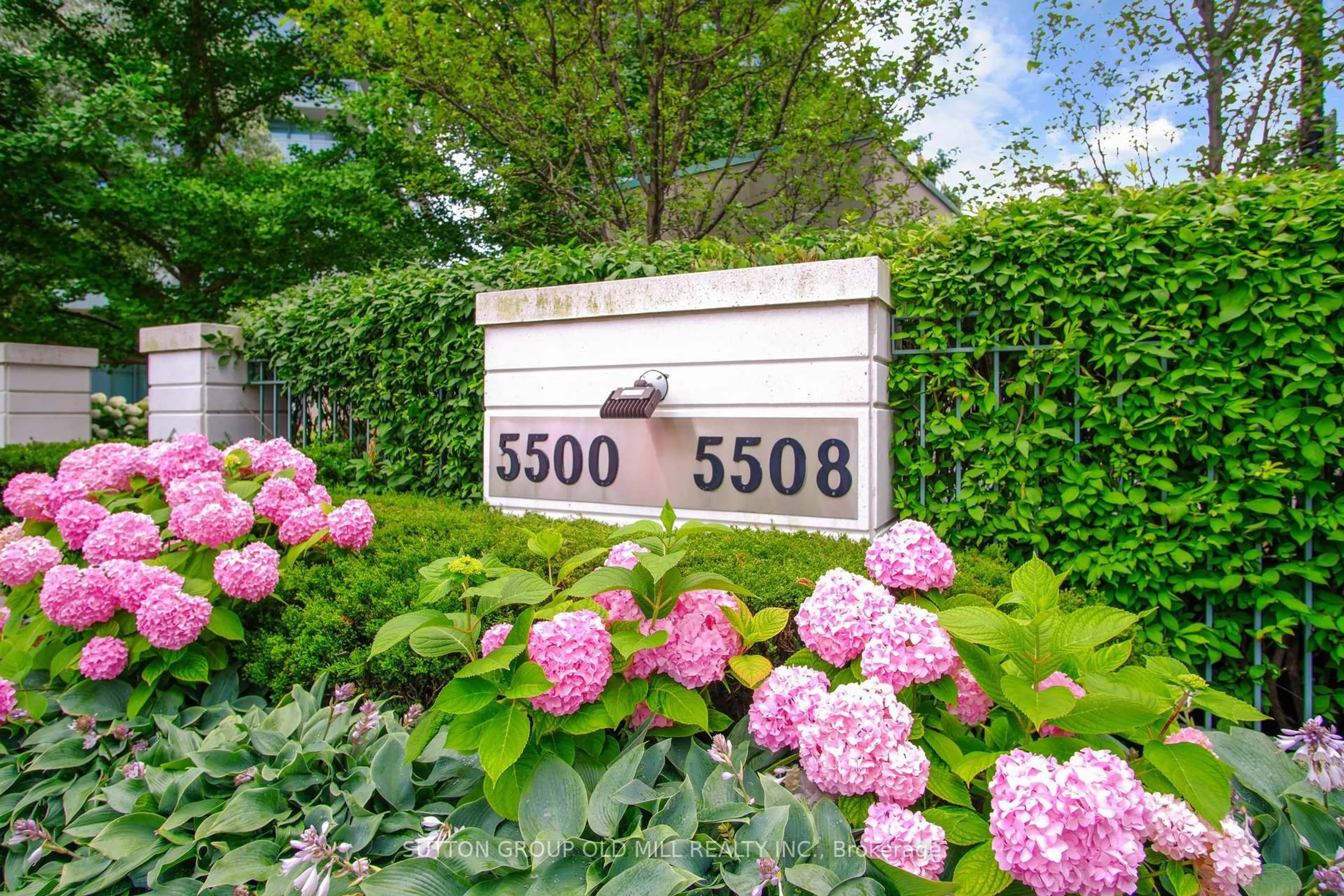 Unknown for 5500 Yonge St #211, Toronto Ontario M2N 7L1