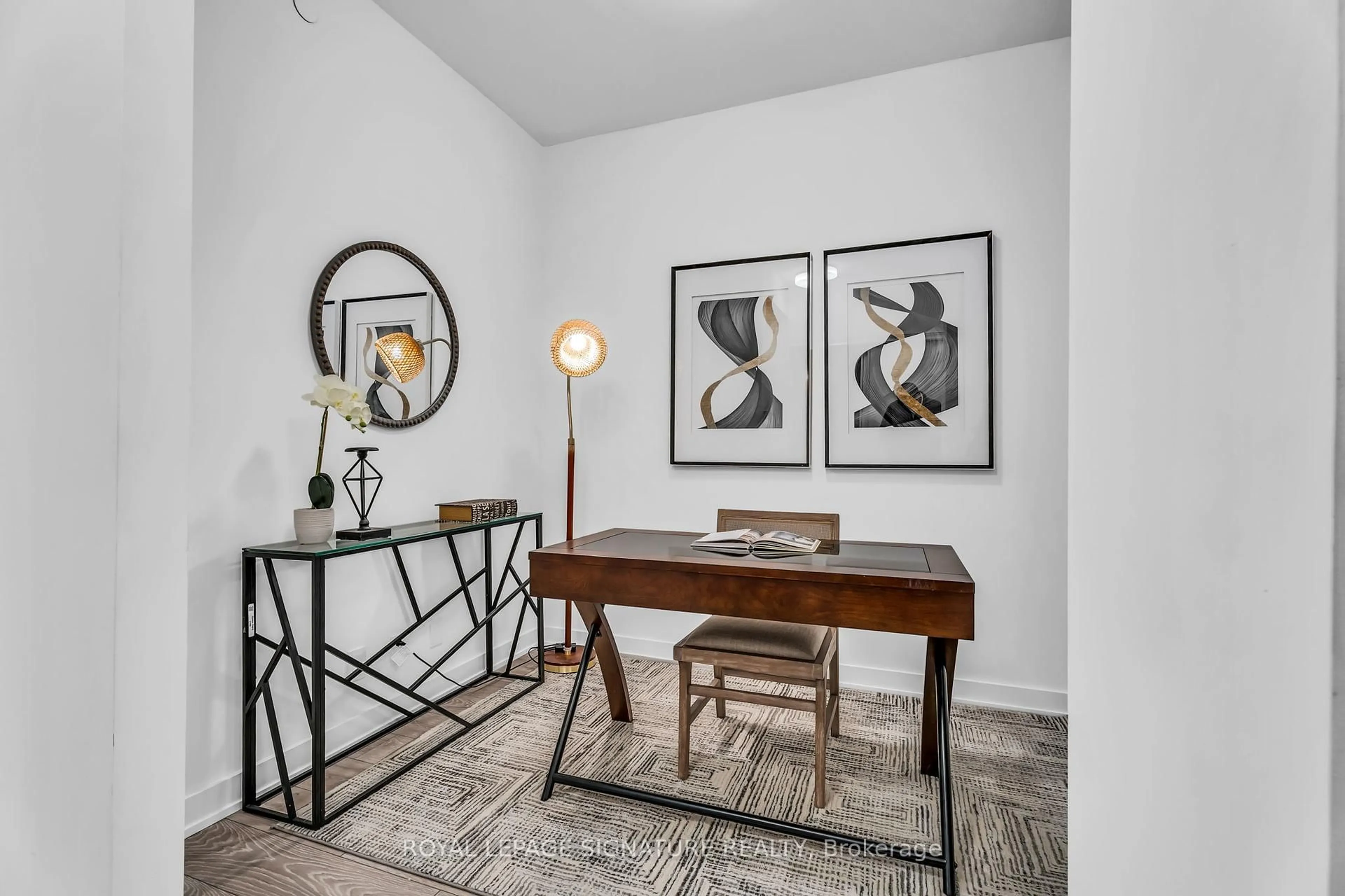 A pic of a room for 108 Peter St #1523, Toronto Ontario M5V 0W2