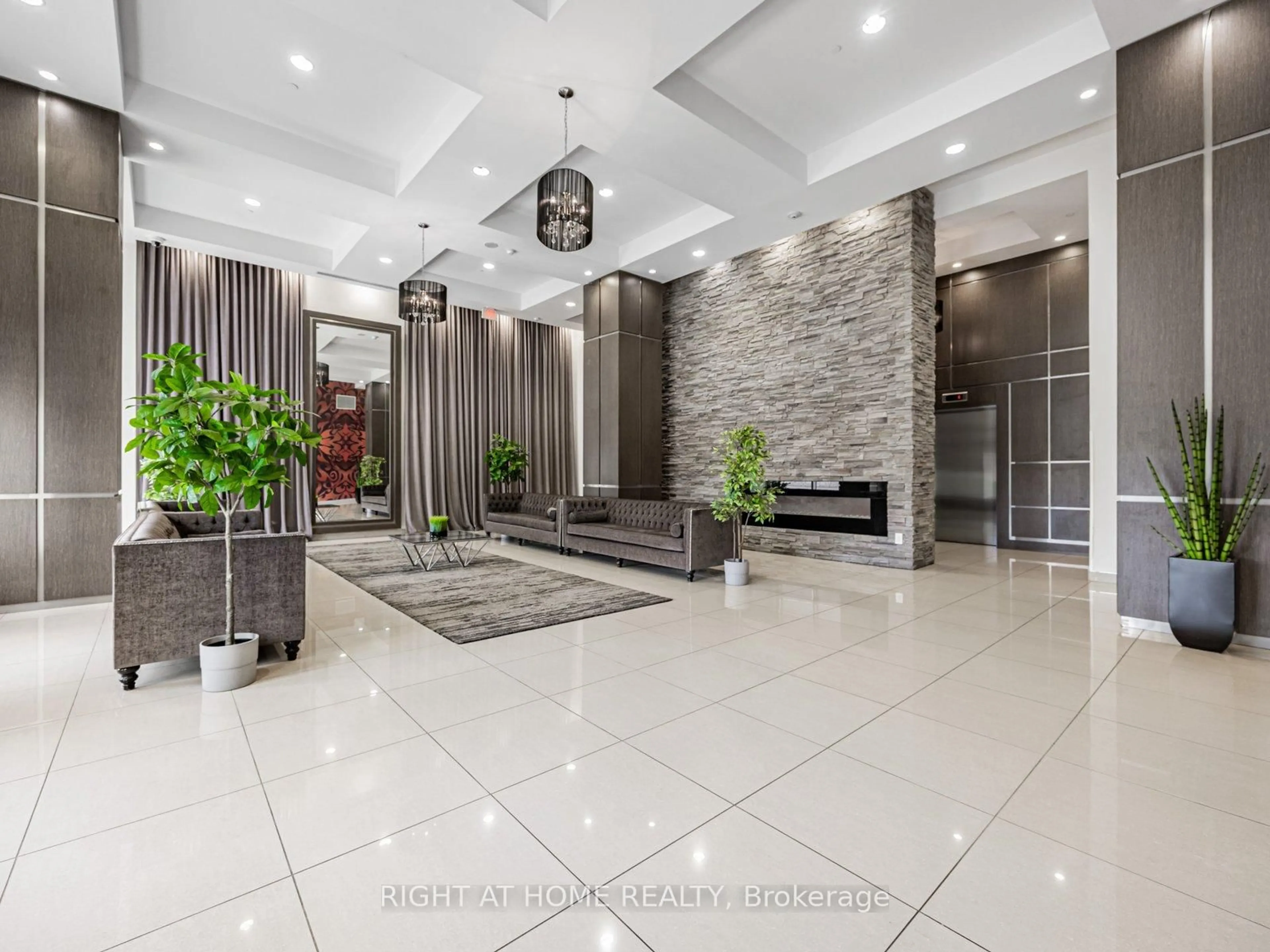 Lobby for 2756 Old Leslie St #811, Toronto Ontario M2K 0E2