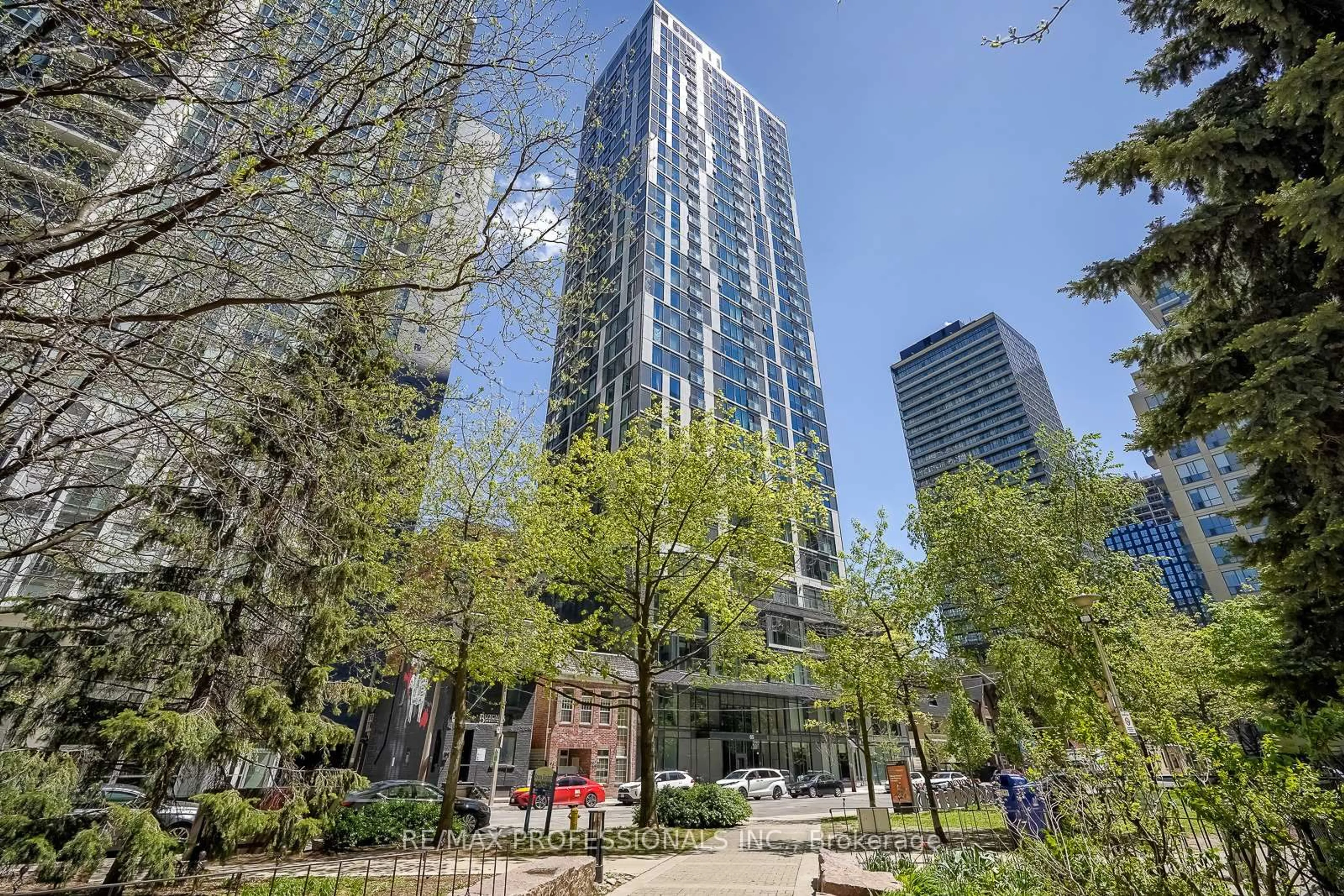 Patio, street for 65 Mutual St #1506, Toronto Ontario M5B 0E5