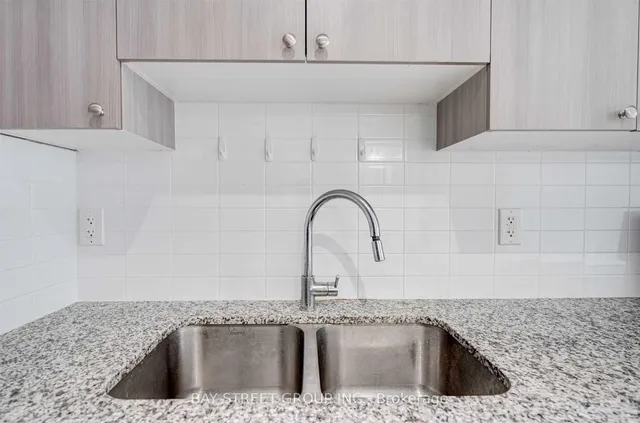 Additional property image - 68 Merton St Unit 615